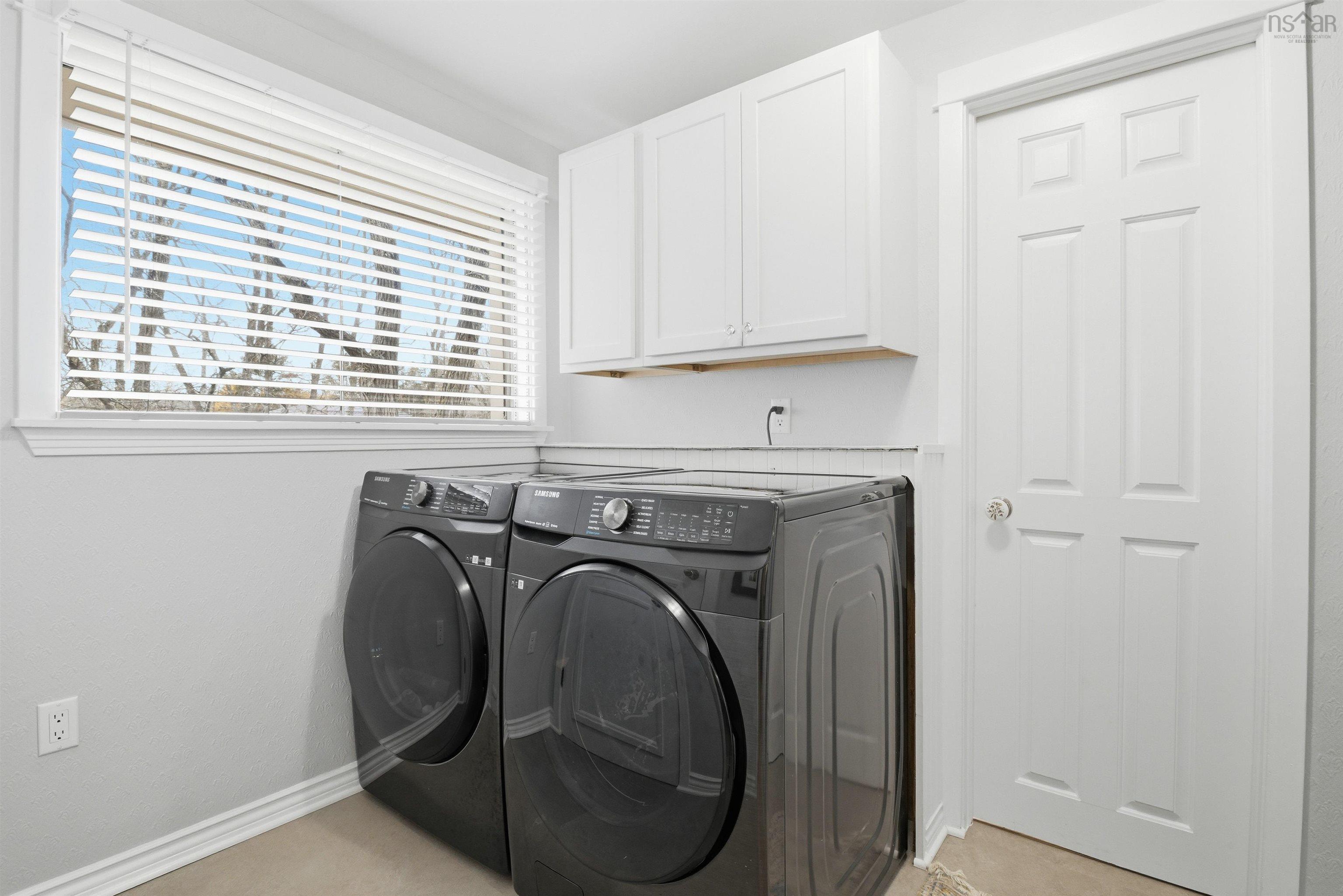 $725,900.00: 2151 1 Highway, Auburn