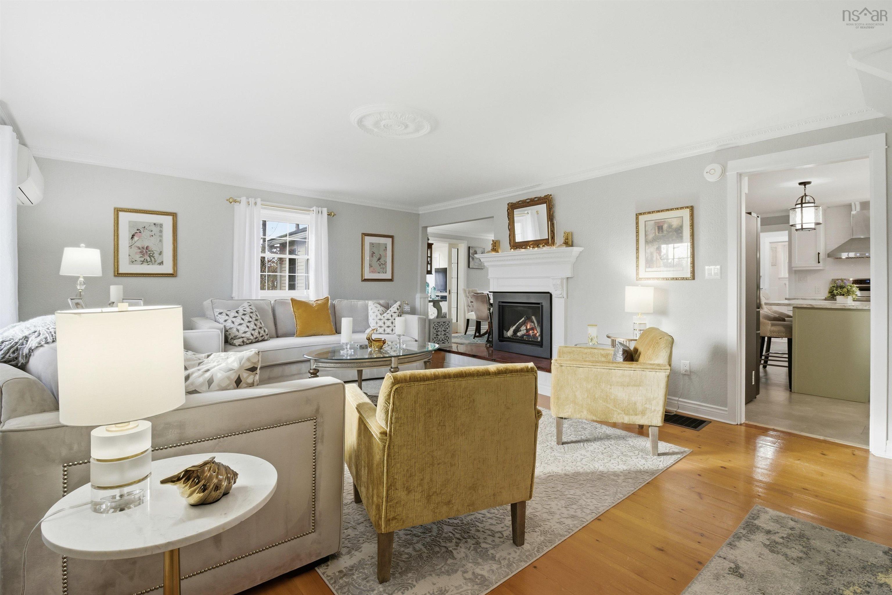 $725,900.00: 2151 1 Highway, Auburn