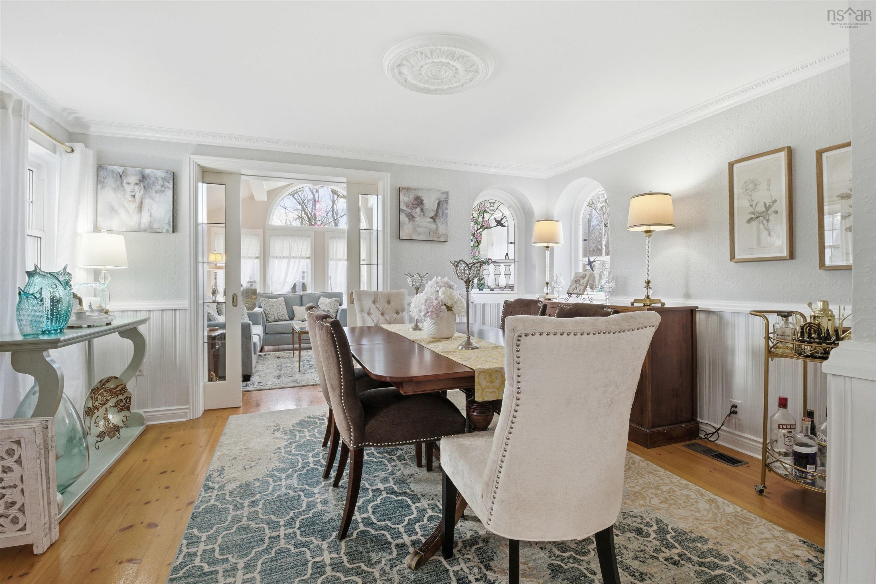 $725,900.00: 2151 1 Highway, Auburn