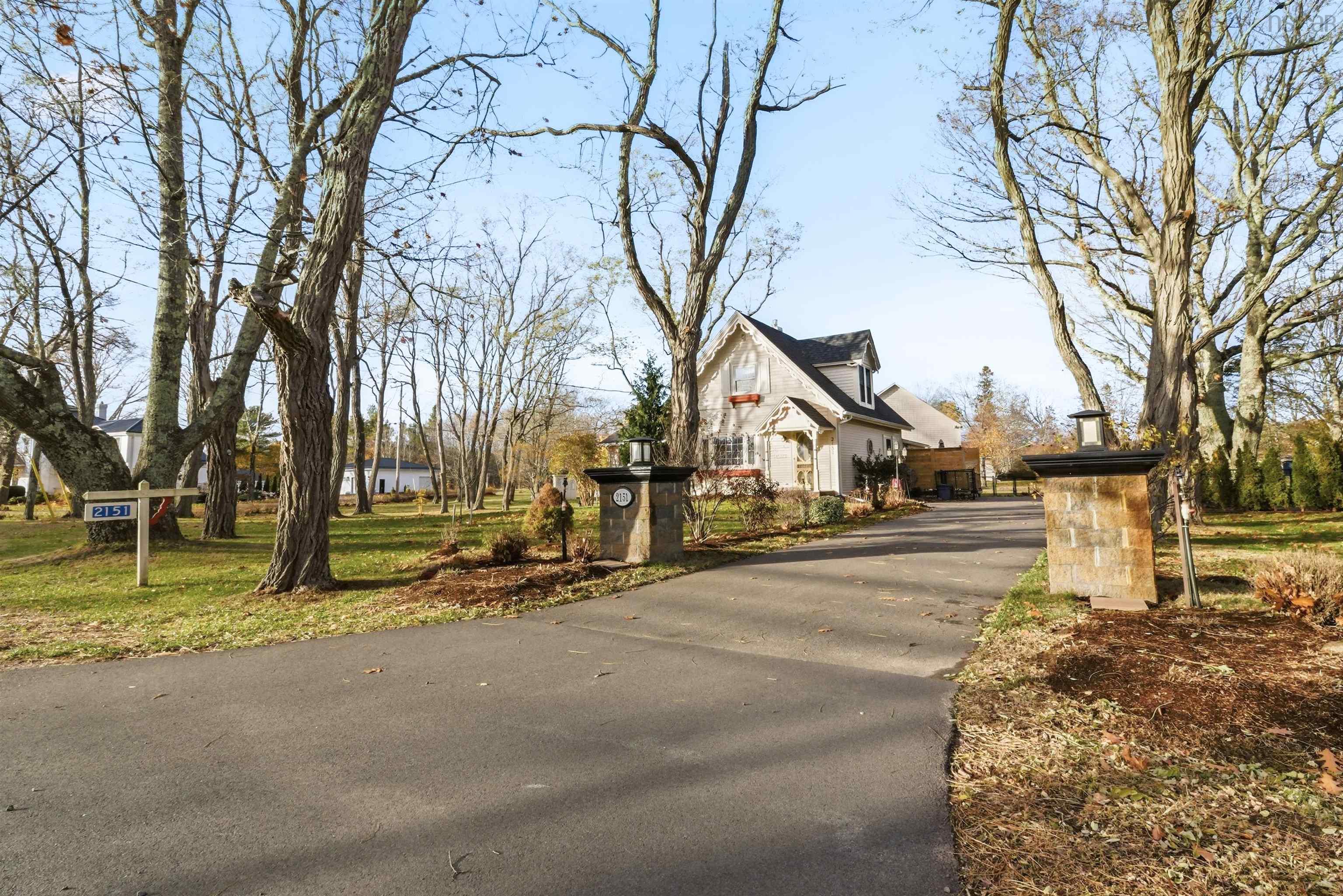 $725,900.00: 2151 1 Highway, Auburn