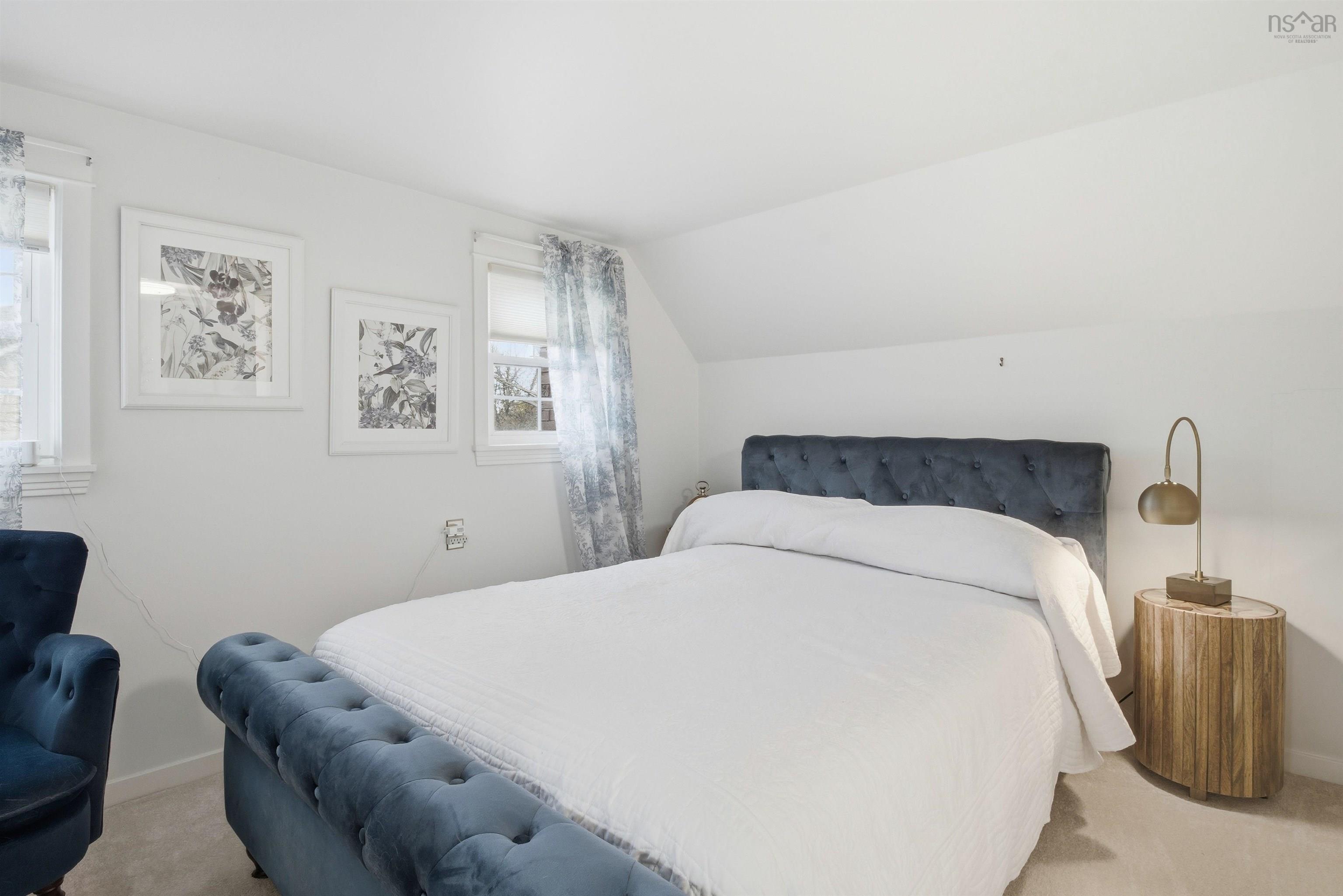 $725,900.00: 2151 1 Highway, Auburn