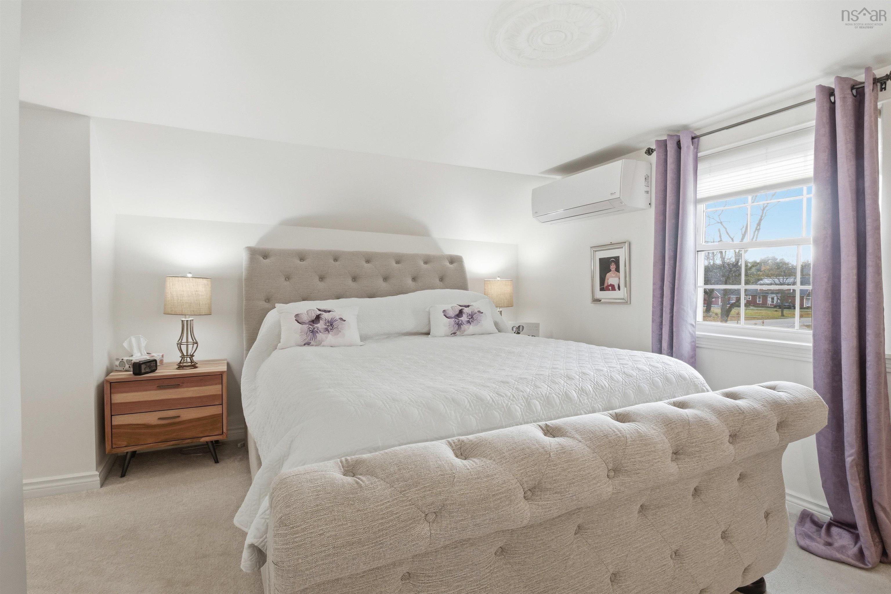 $725,900.00: 2151 1 Highway, Auburn