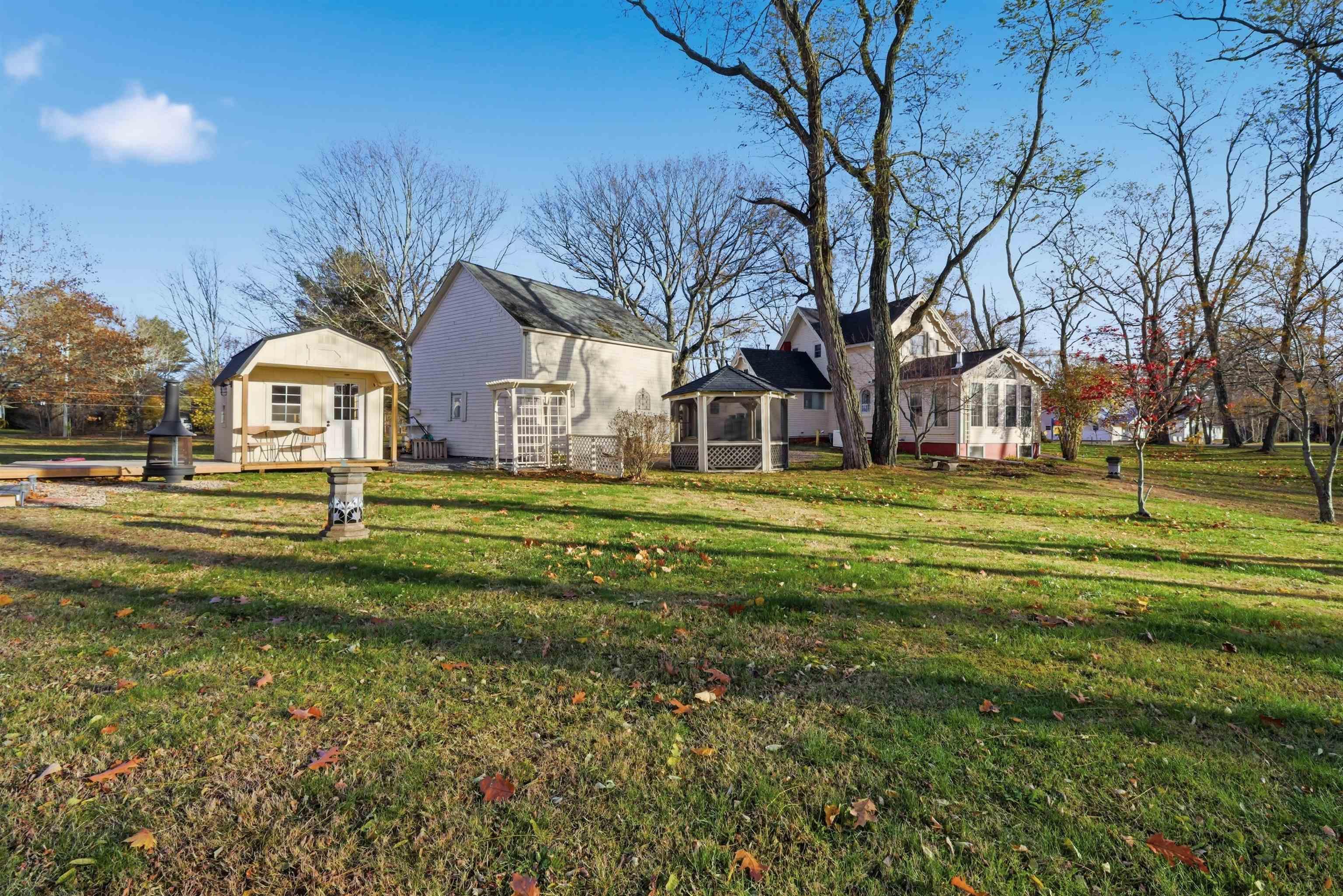 $725,900.00: 2151 1 Highway, Auburn