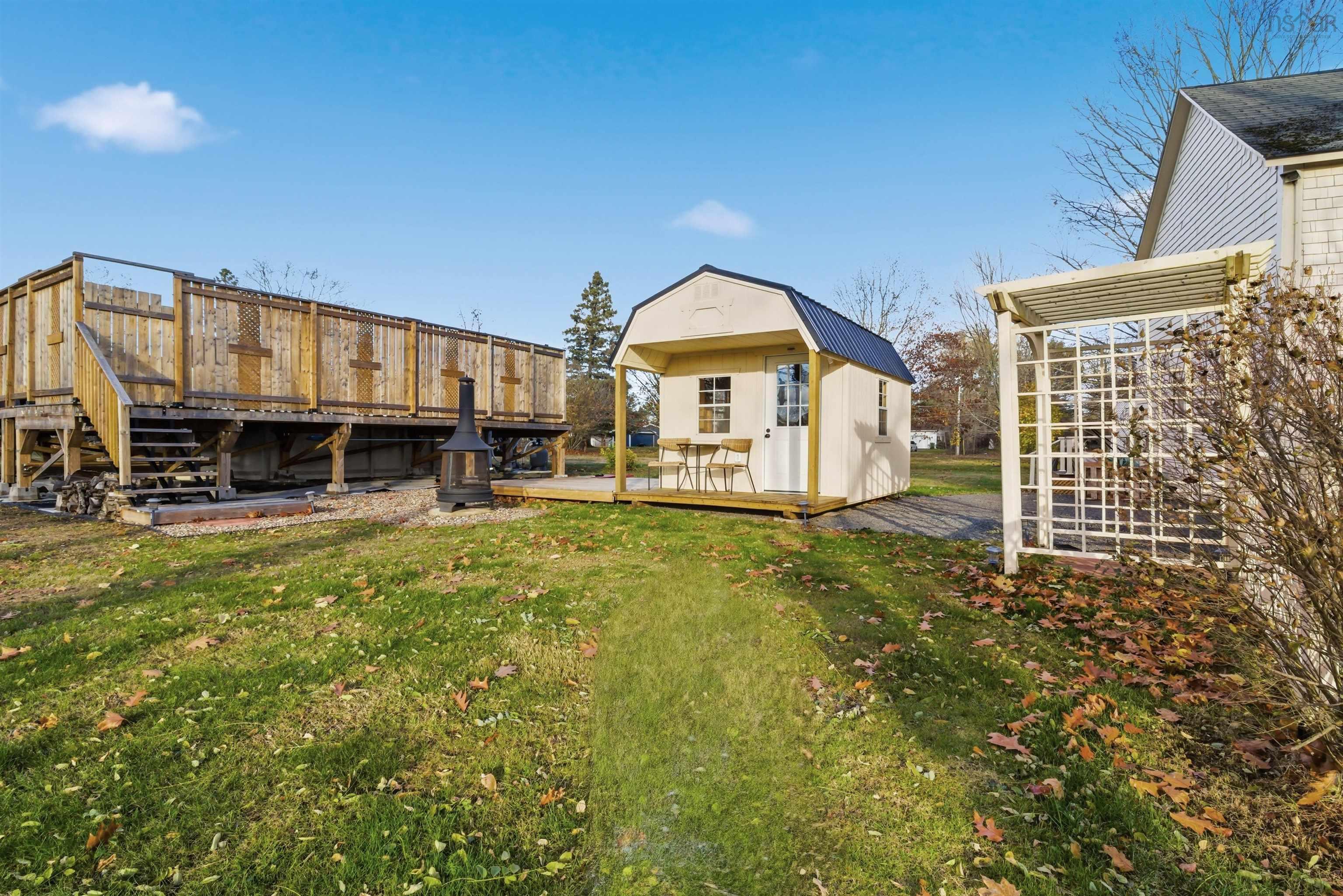 $725,900.00: 2151 1 Highway, Auburn