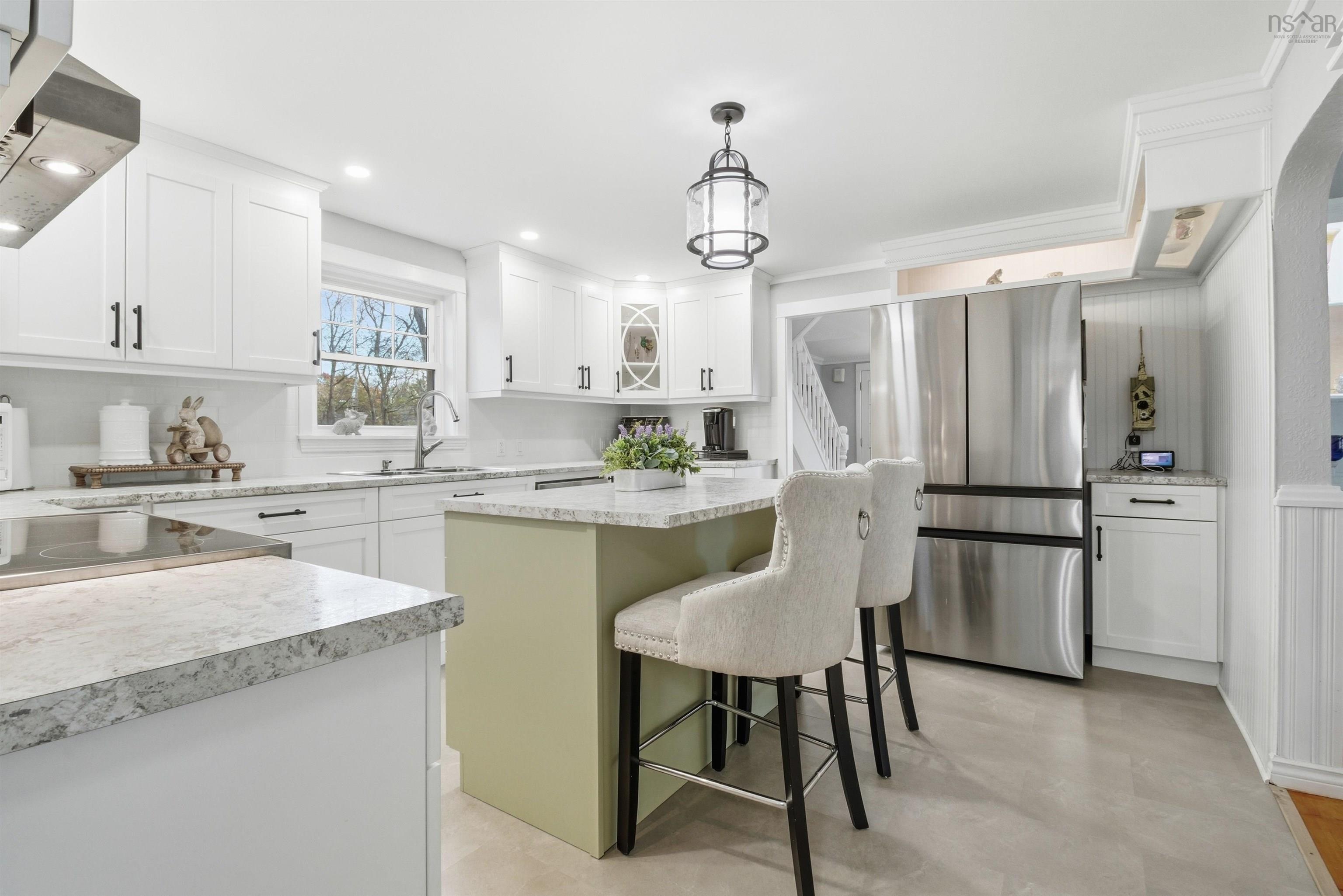 $725,900.00: 2151 1 Highway, Auburn