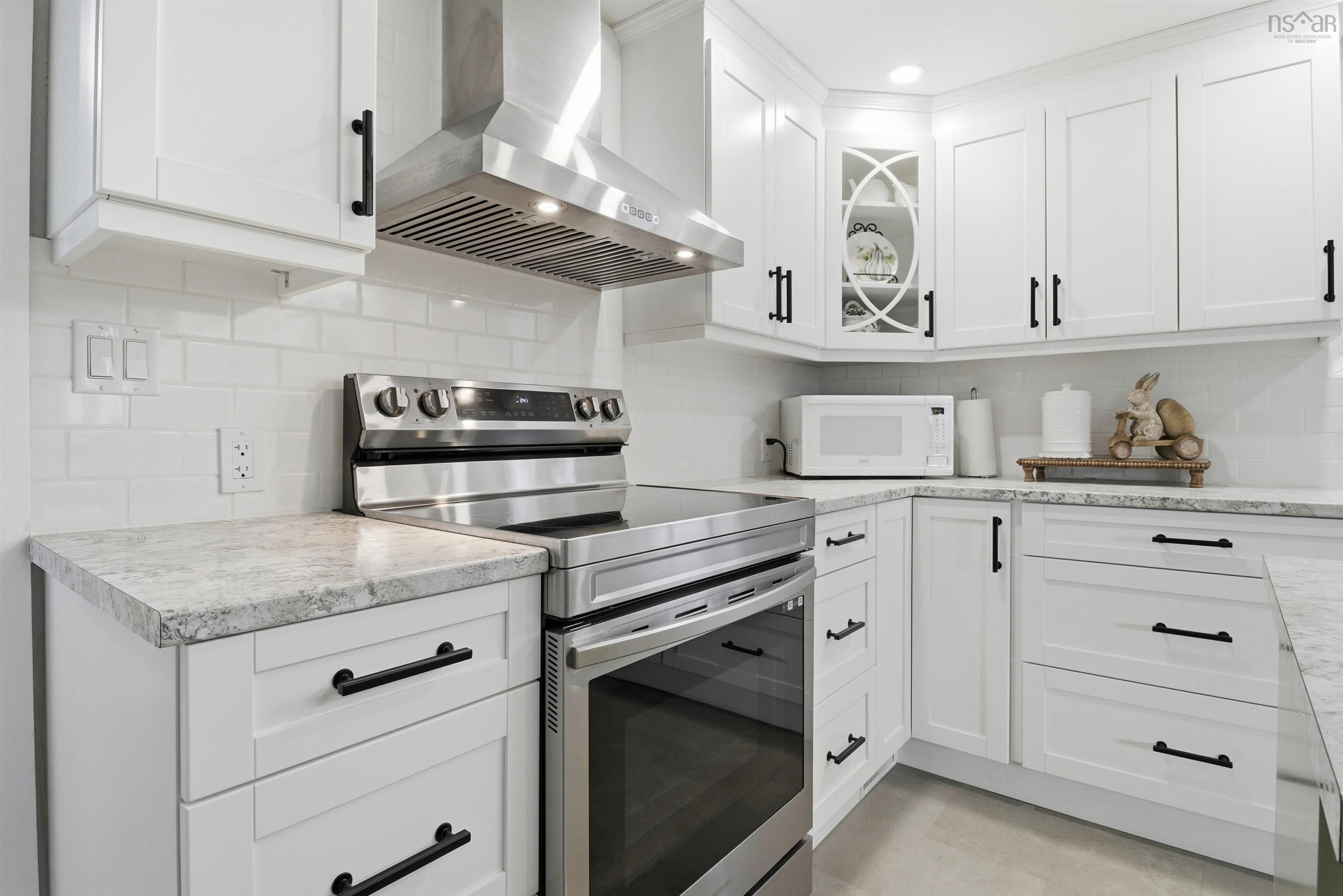 $725,900.00: 2151 1 Highway, Auburn