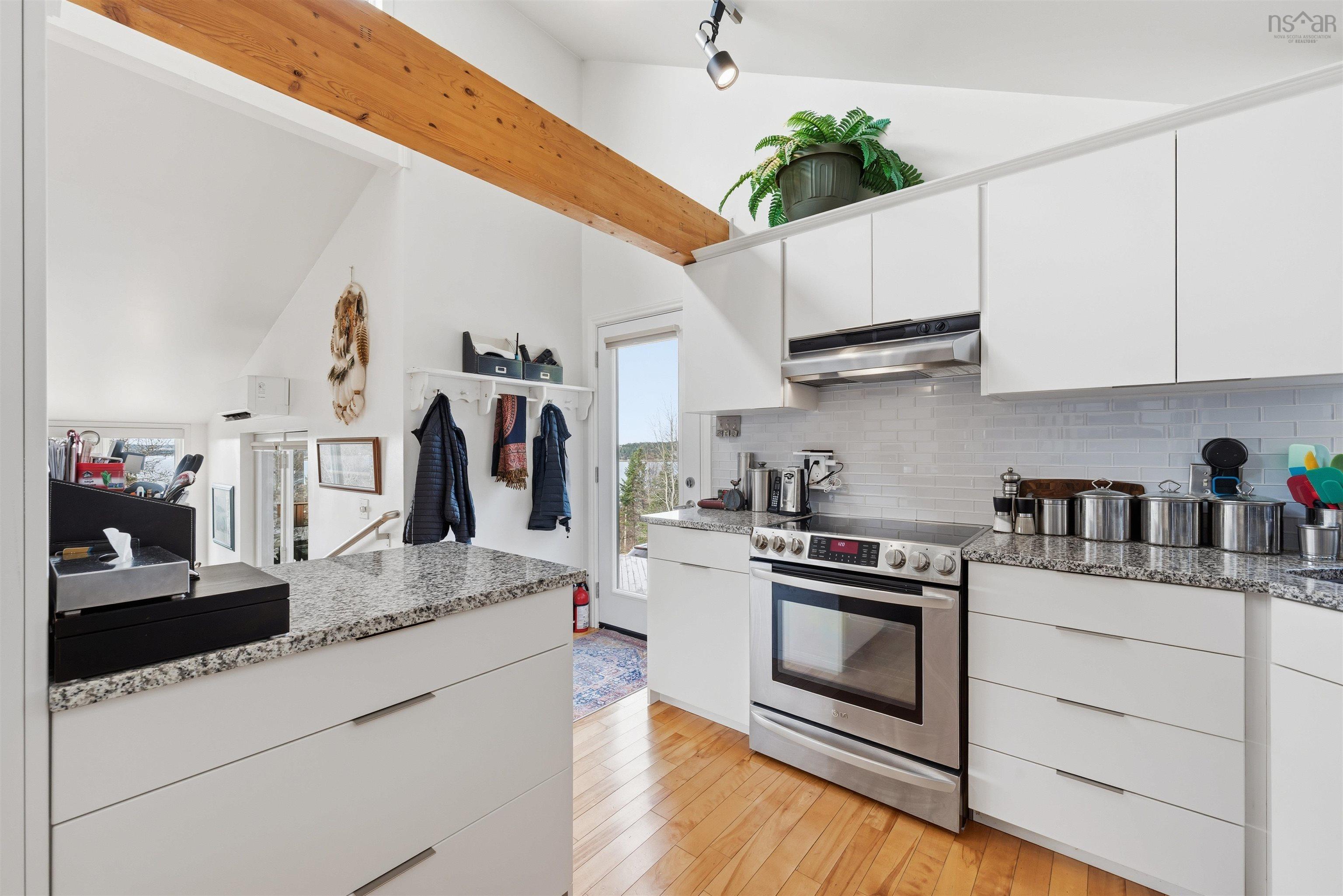 $974,900.00: 11565 Peggys Cove Road, Seabright