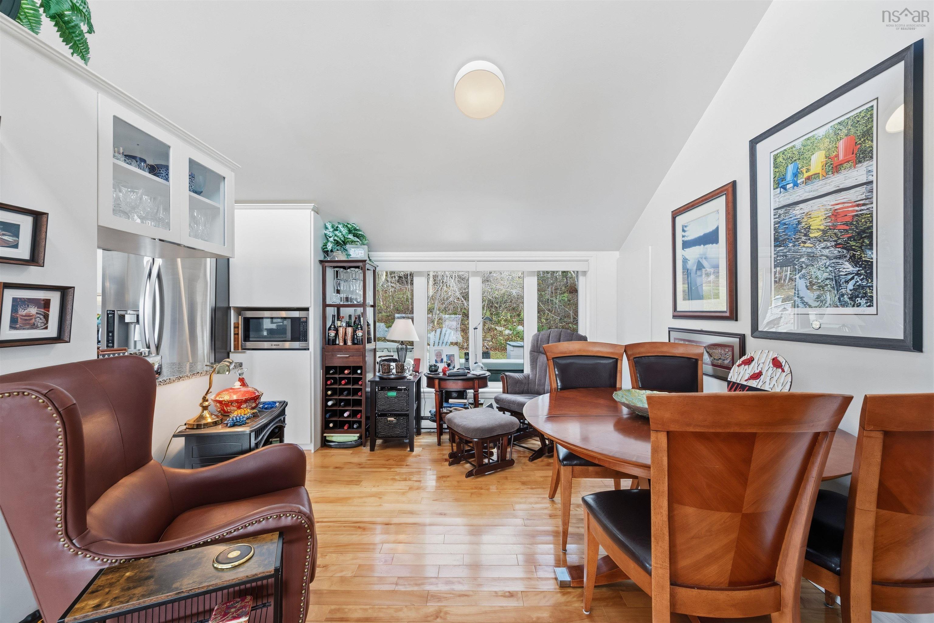 $974,900.00: 11565 Peggys Cove Road, Seabright