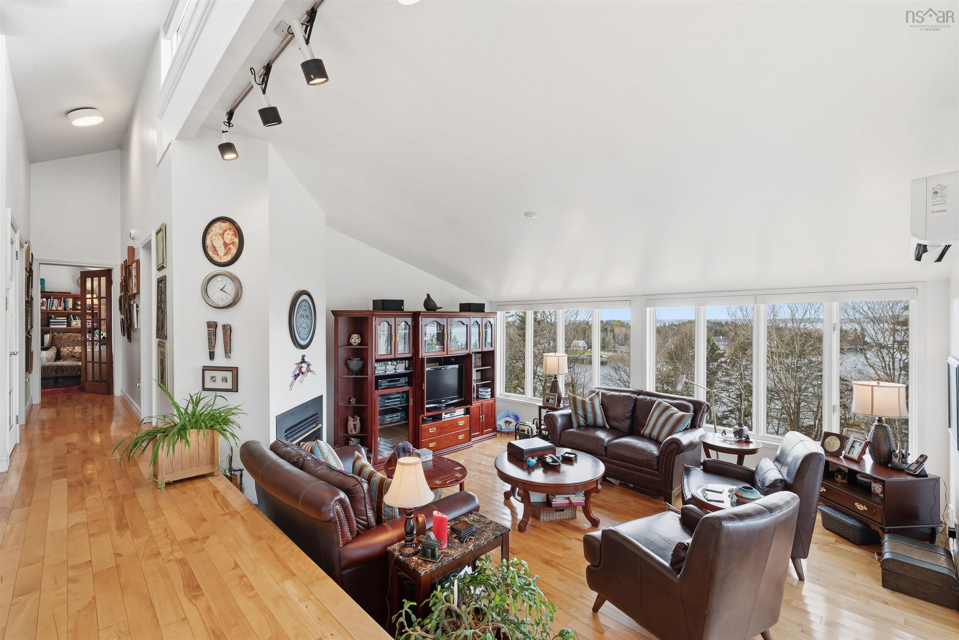 11565 Peggys Cove Road, Seabright, NS (MLS 202528459)