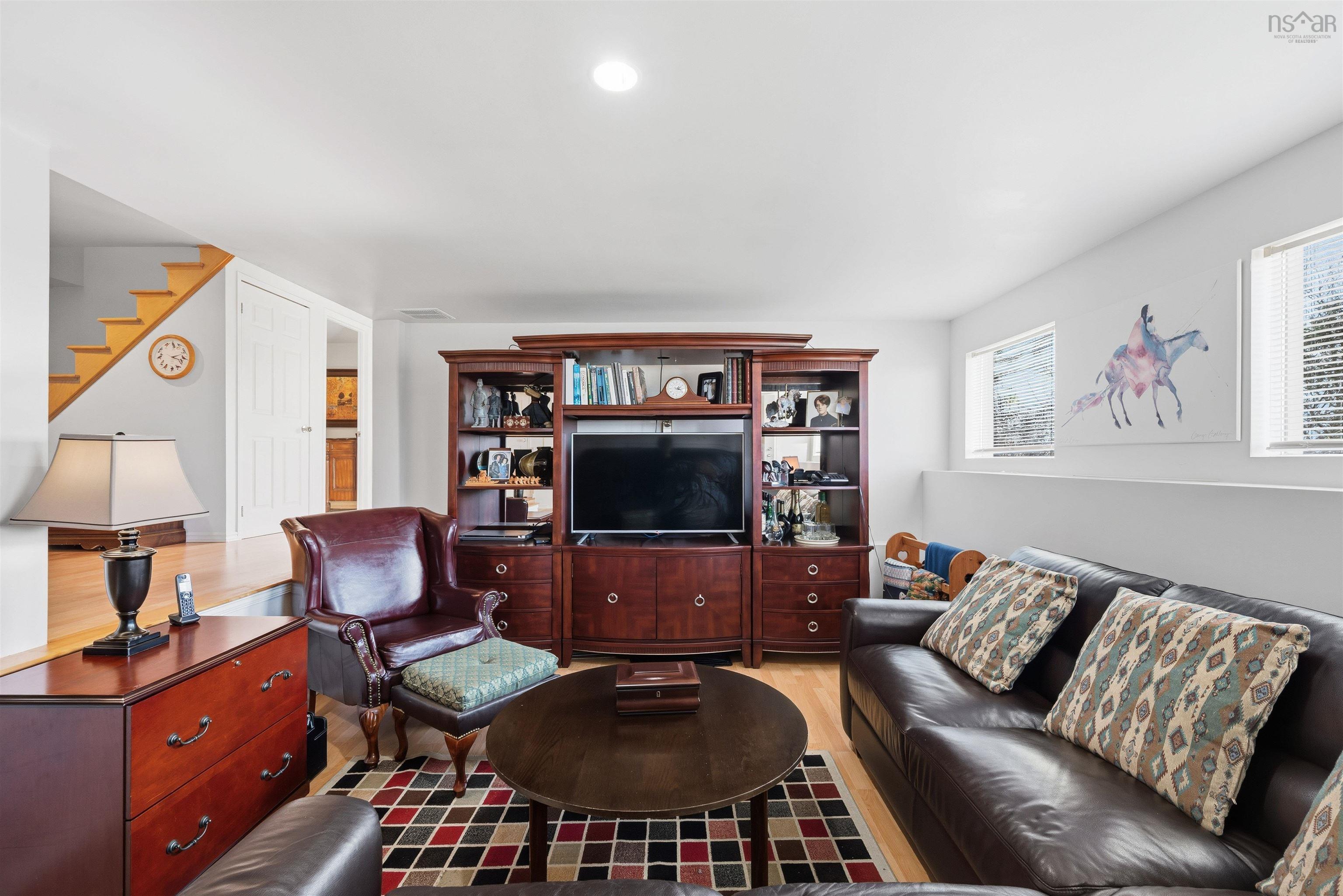 $974,900.00: 11565 Peggys Cove Road, Seabright