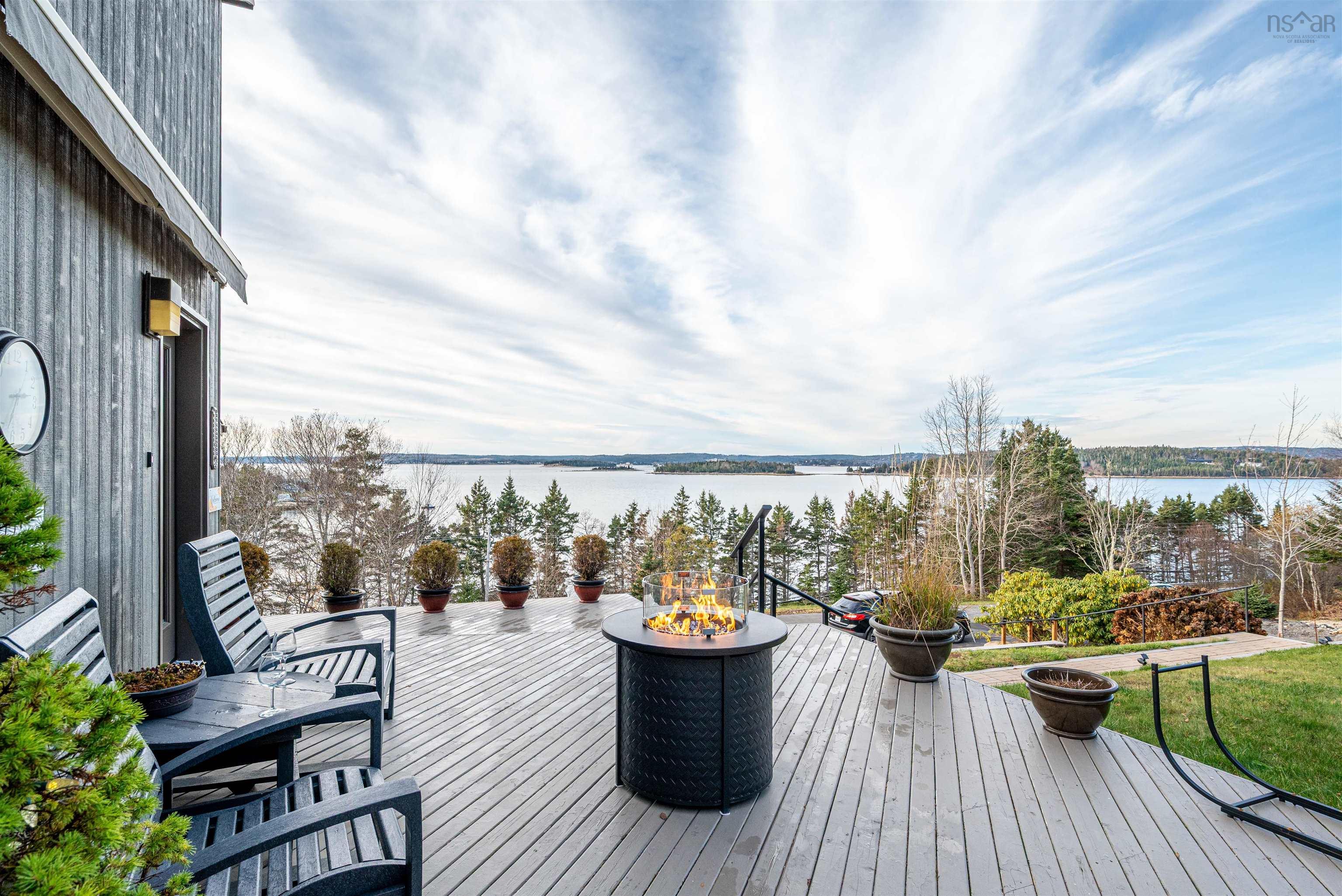 $974,900.00: 11565 Peggys Cove Road, Seabright