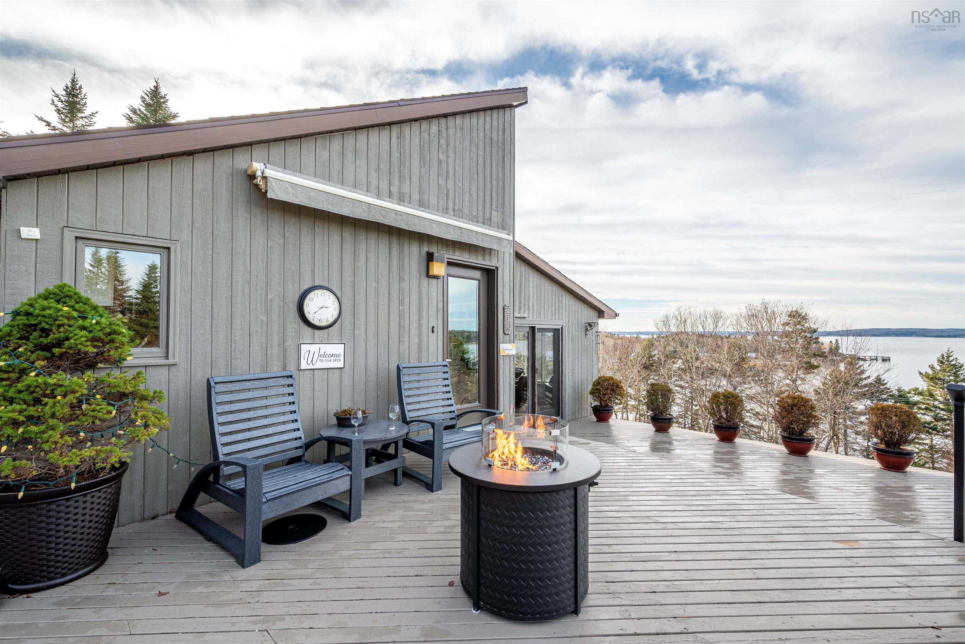 11565 Peggys Cove Road, Seabright, NS (MLS 202528459)