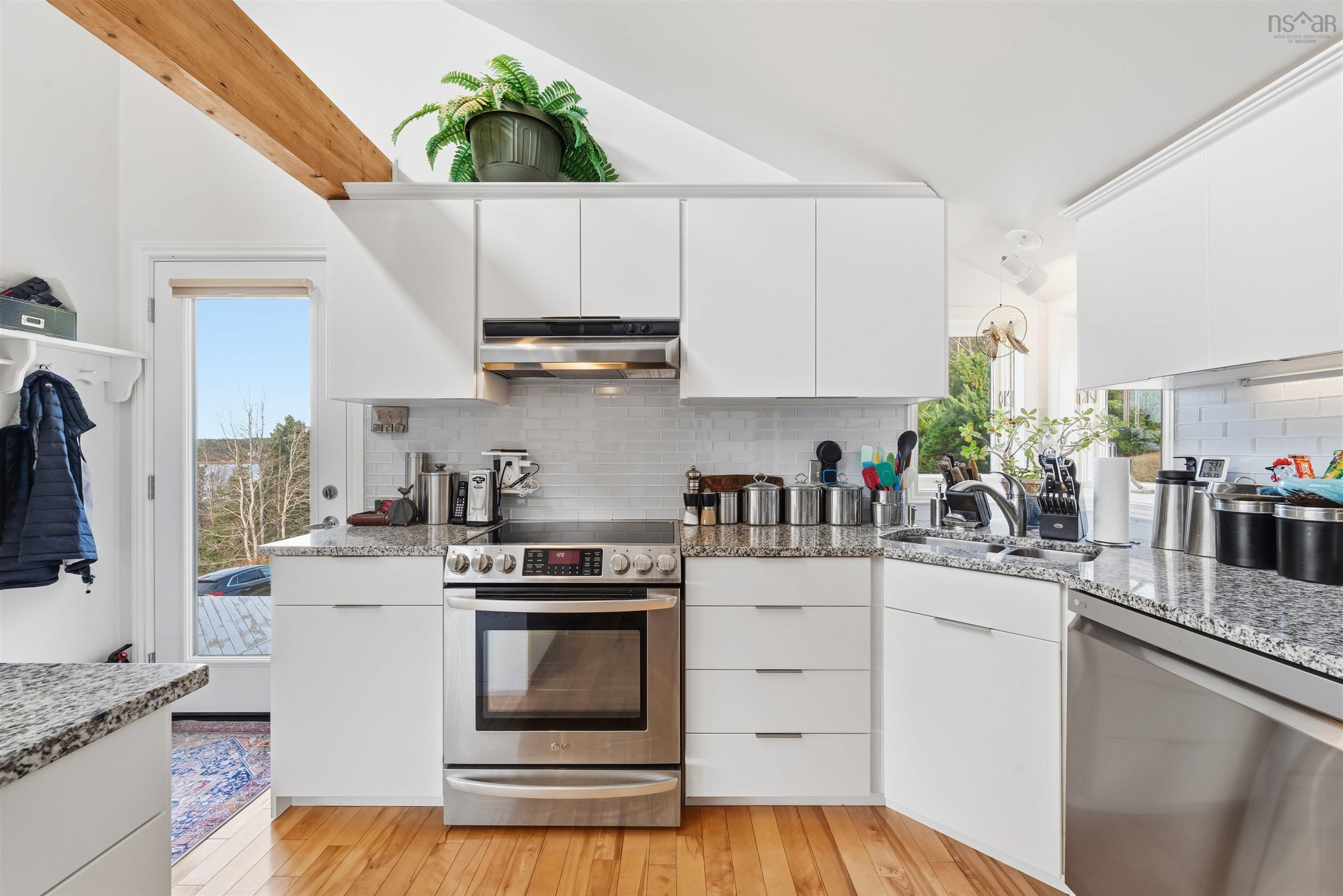 11565 Peggys Cove Road, Seabright, NS (MLS 202528459)