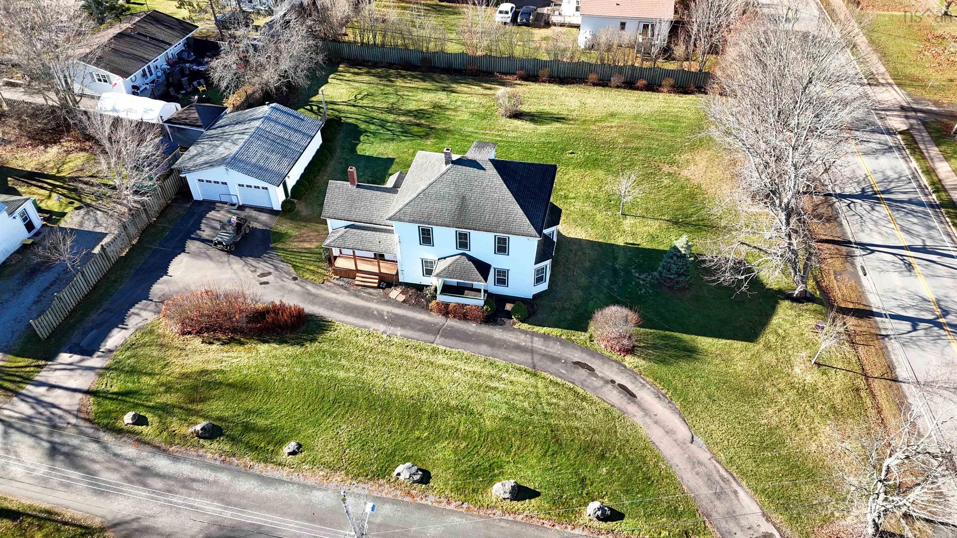 $549,900.00: 6 Hamilton Avenue, Brookfield