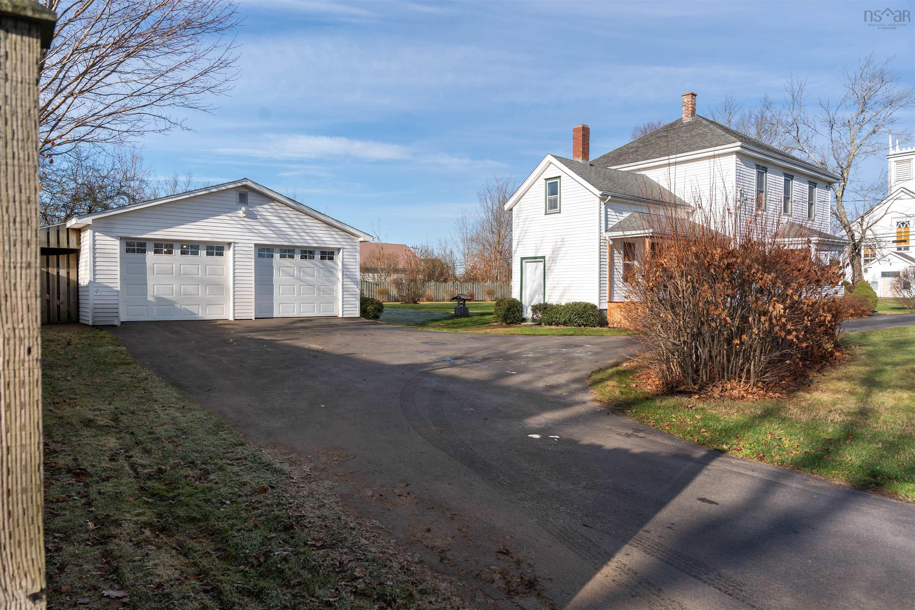 $549,900.00: 6 Hamilton Avenue, Brookfield