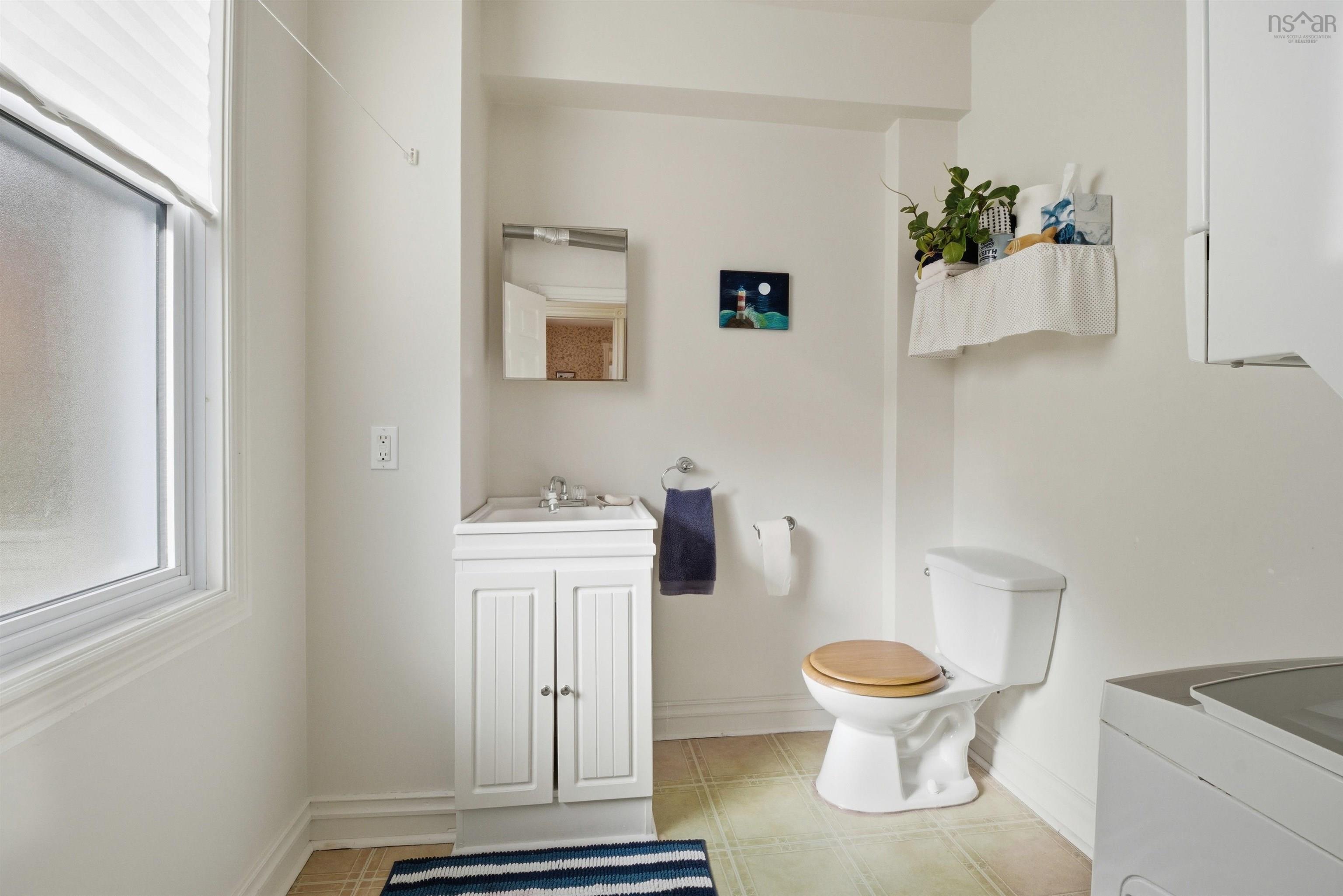 $549,900.00: 8153 St. Margarets Bay Road, Ingramport