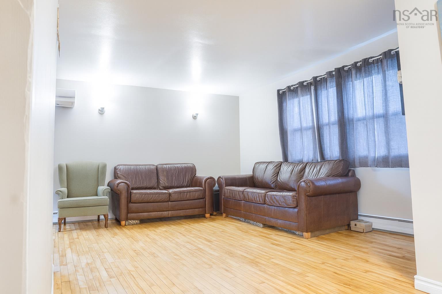 $369,900.00: 32 Common Street, Sydney