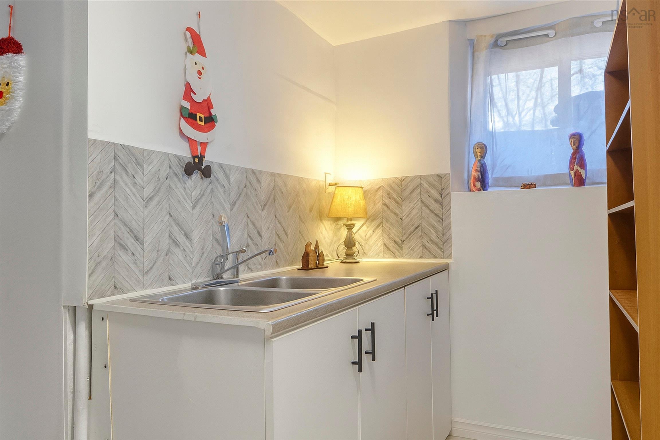 $369,900.00: 32 Common Street, Sydney