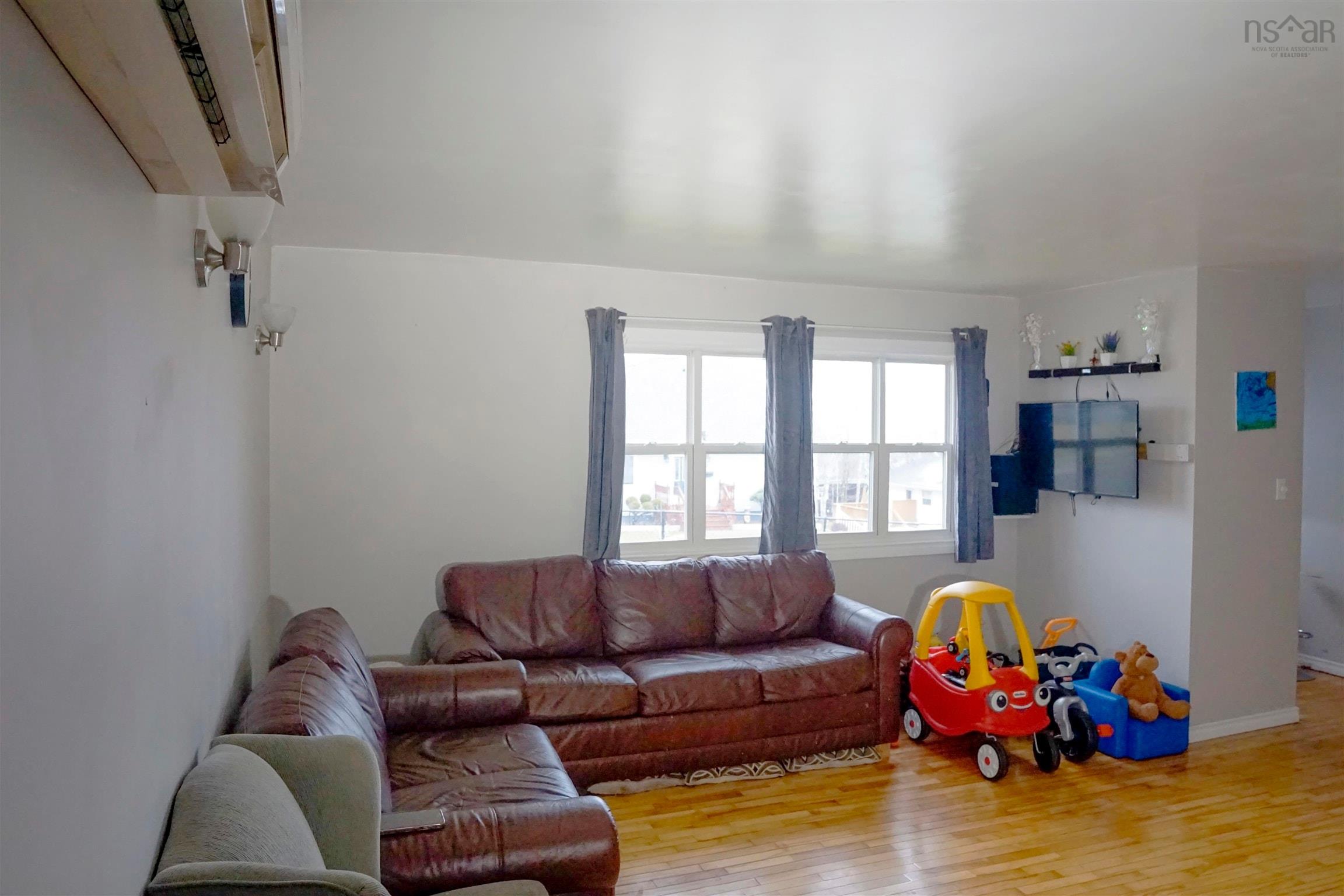 $369,900.00: 32 Common Street, Sydney