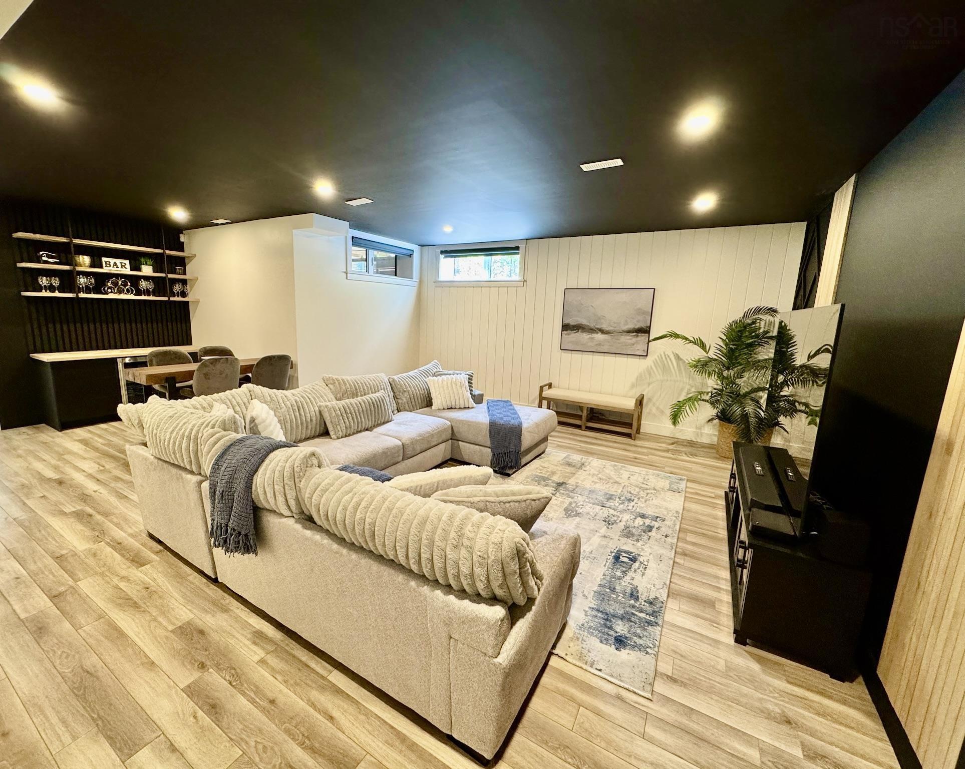 $1,469,900.00: 49 Crownridge Drive, West Bedford