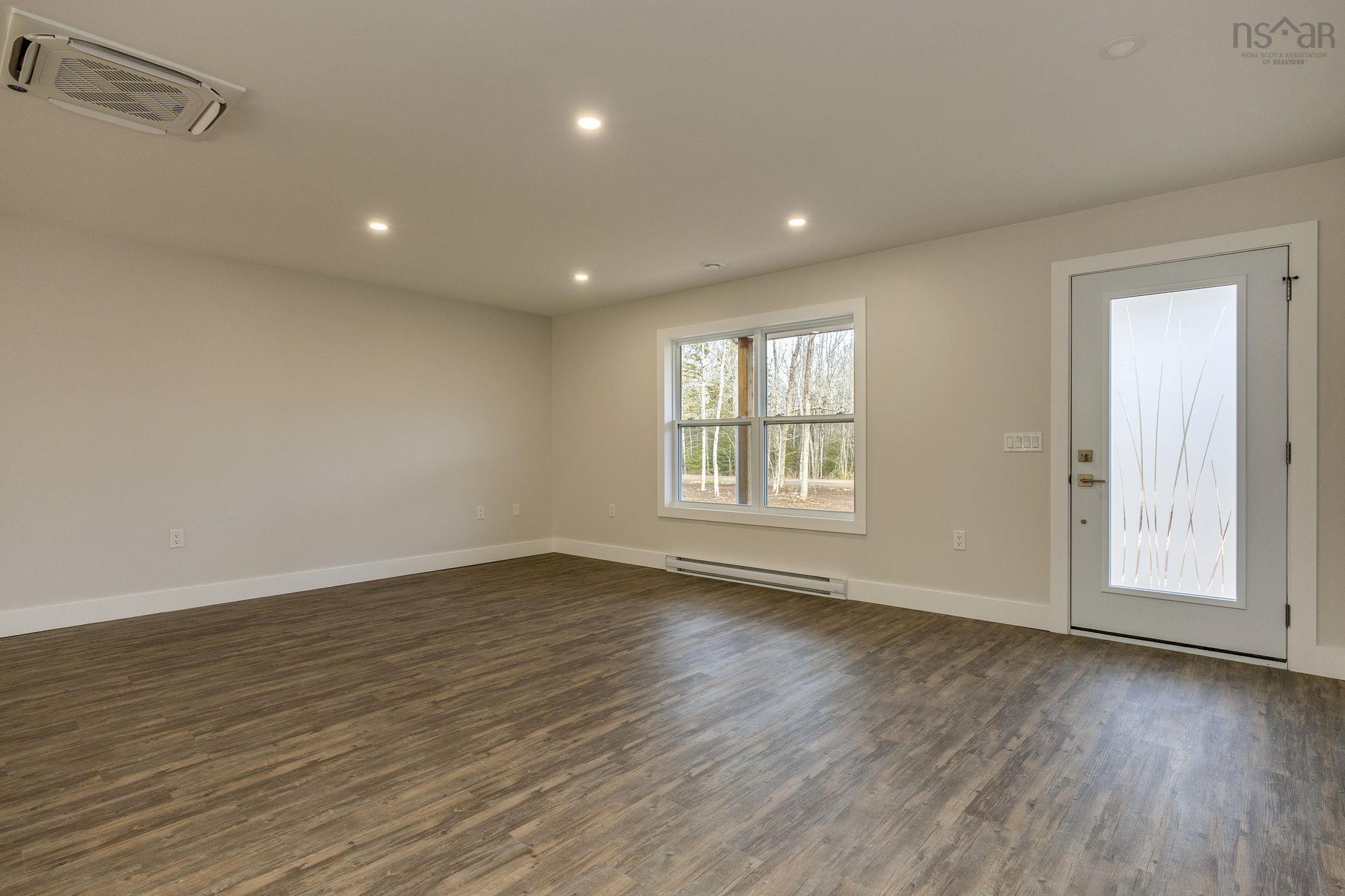 $524,900.00: 422 East Torbrook Road, South Tremont