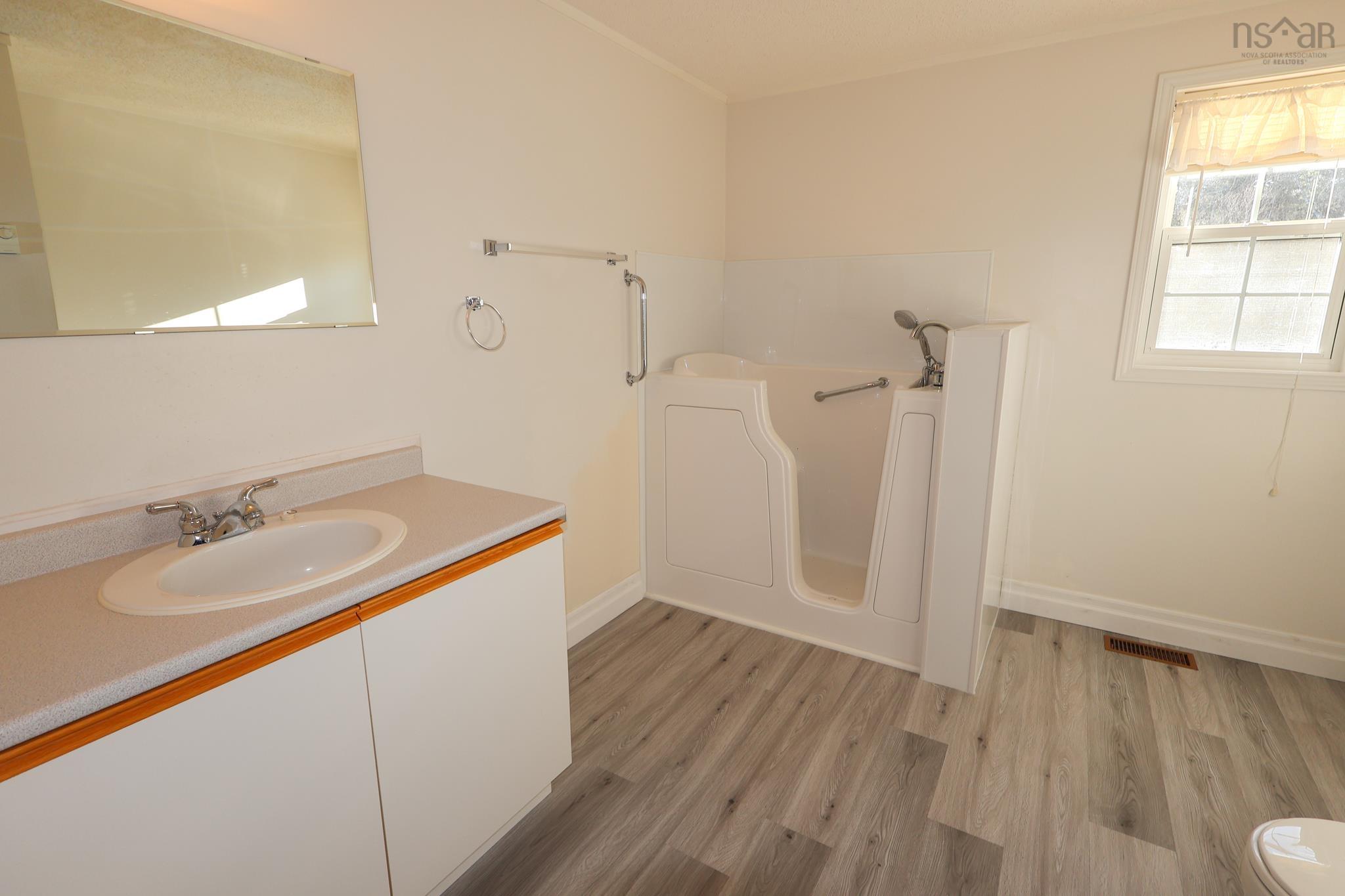 $399,900.00: 627 Borgalds Point Road, Chester Basin