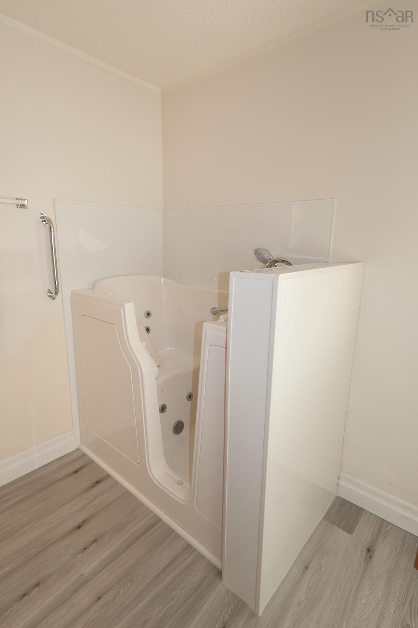 $399,900.00: 627 Borgalds Point Road, Chester Basin