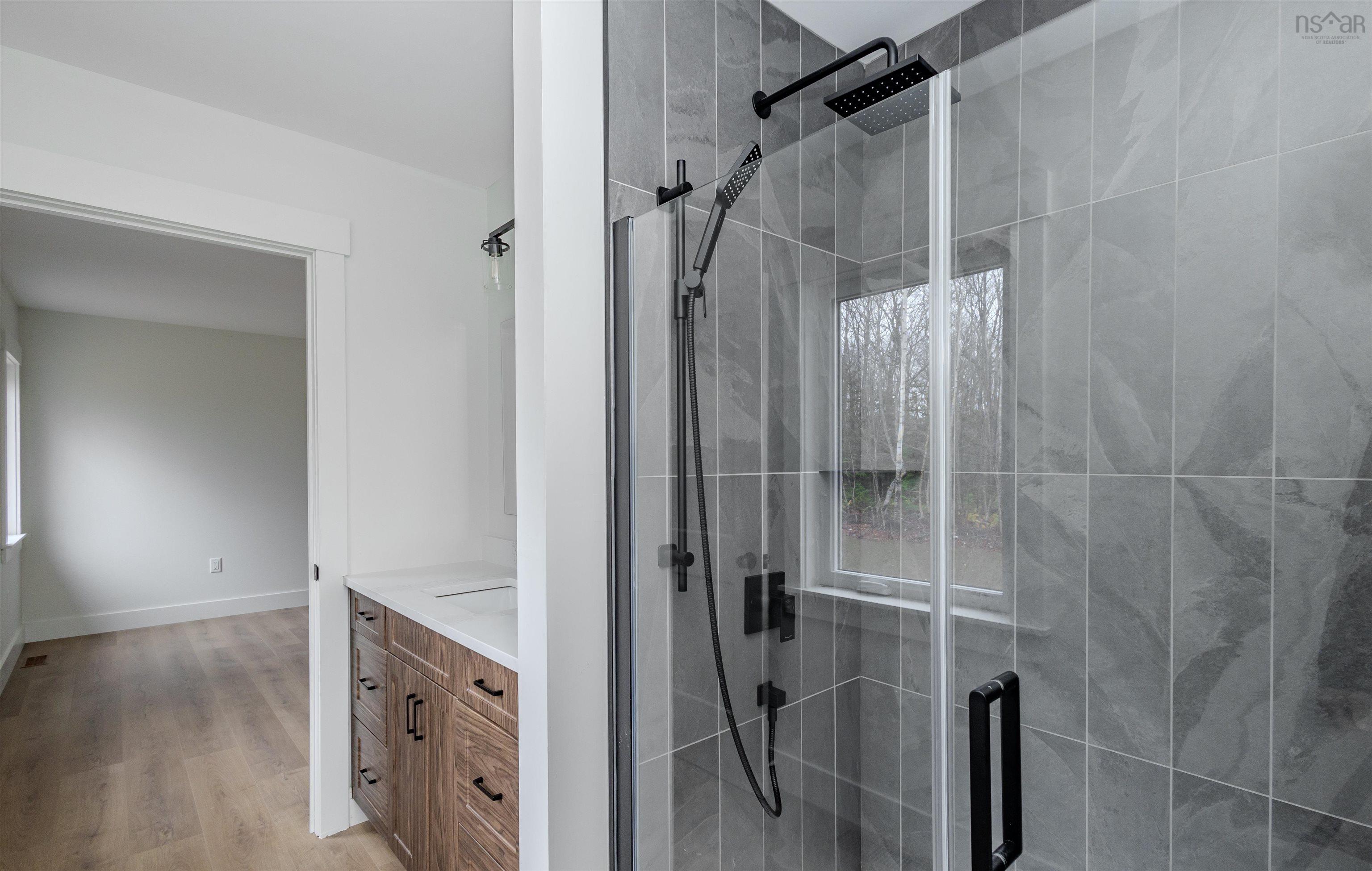 $679,999.00: 43 Emerson Drive, Howie Centre