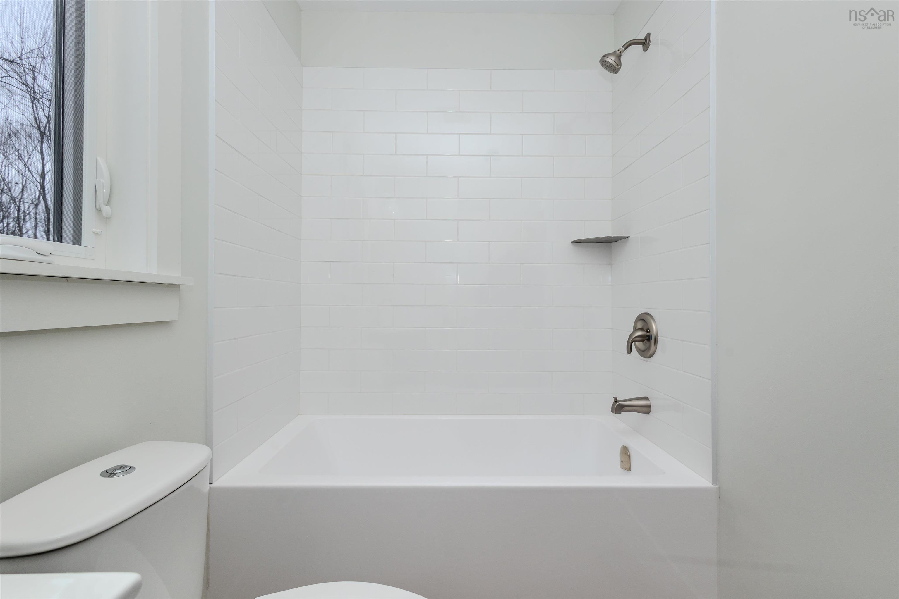 $679,999.00: 43 Emerson Drive, Howie Centre