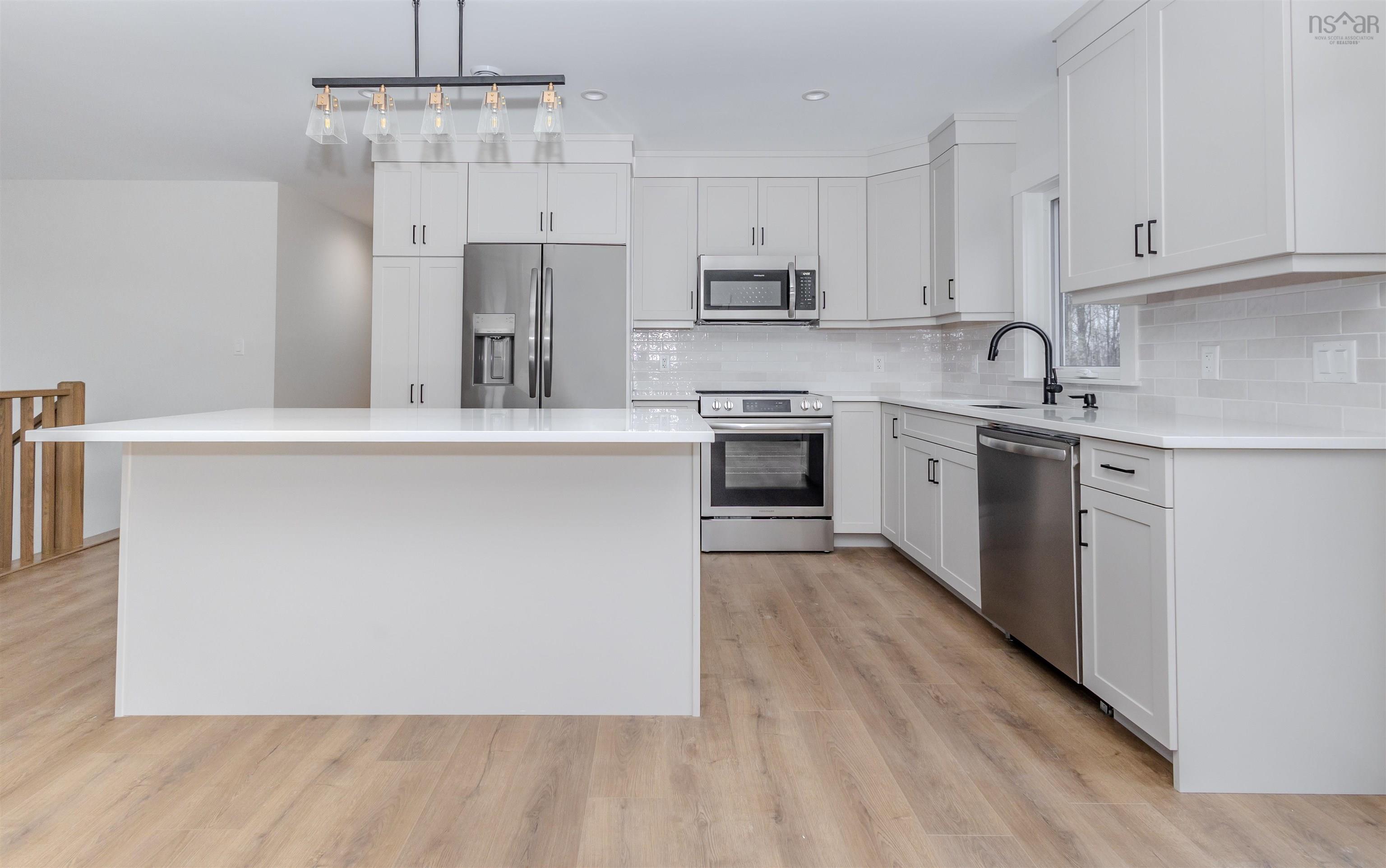 $679,999.00: 43 Emerson Drive, Howie Centre