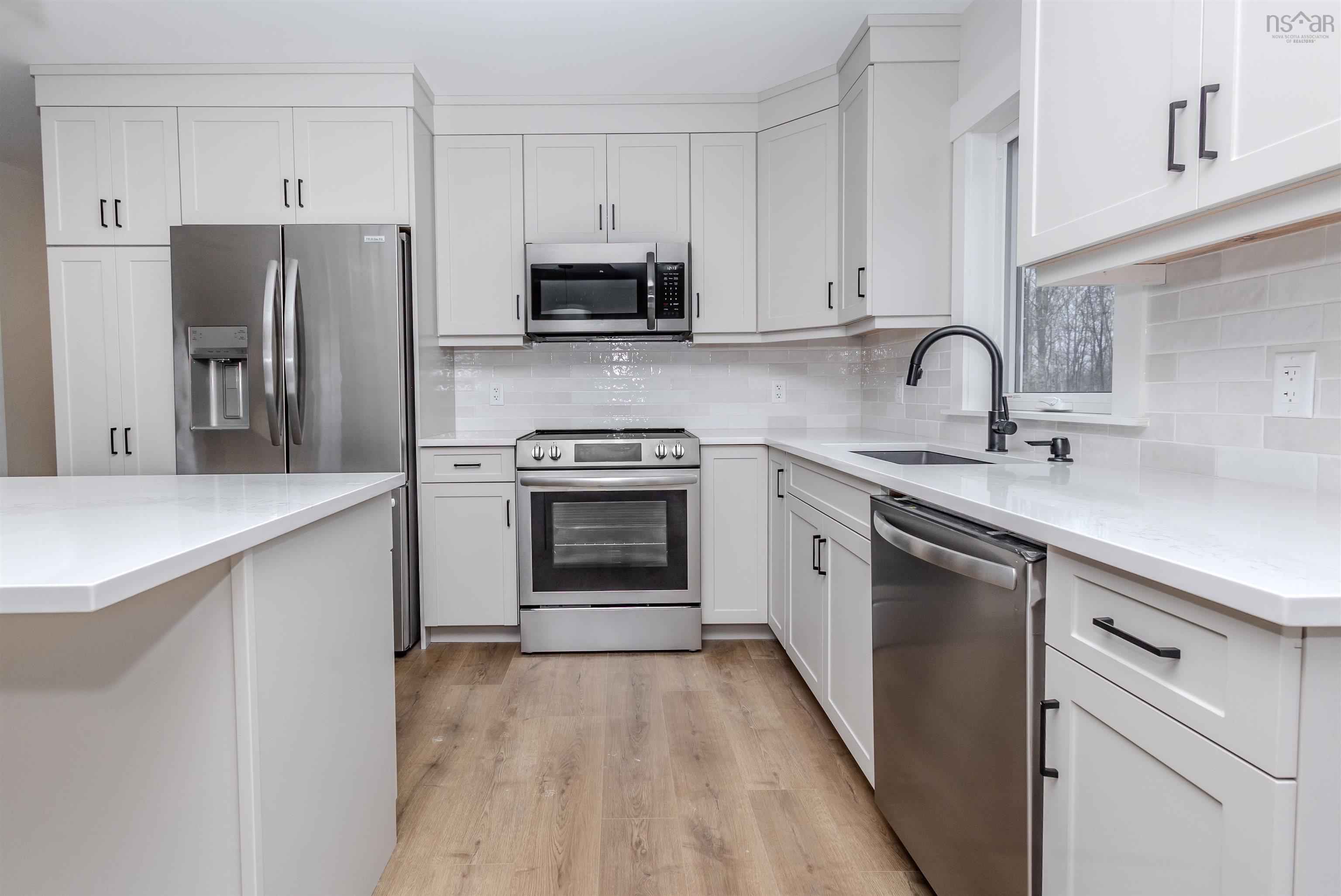 $679,999.00: 43 Emerson Drive, Howie Centre