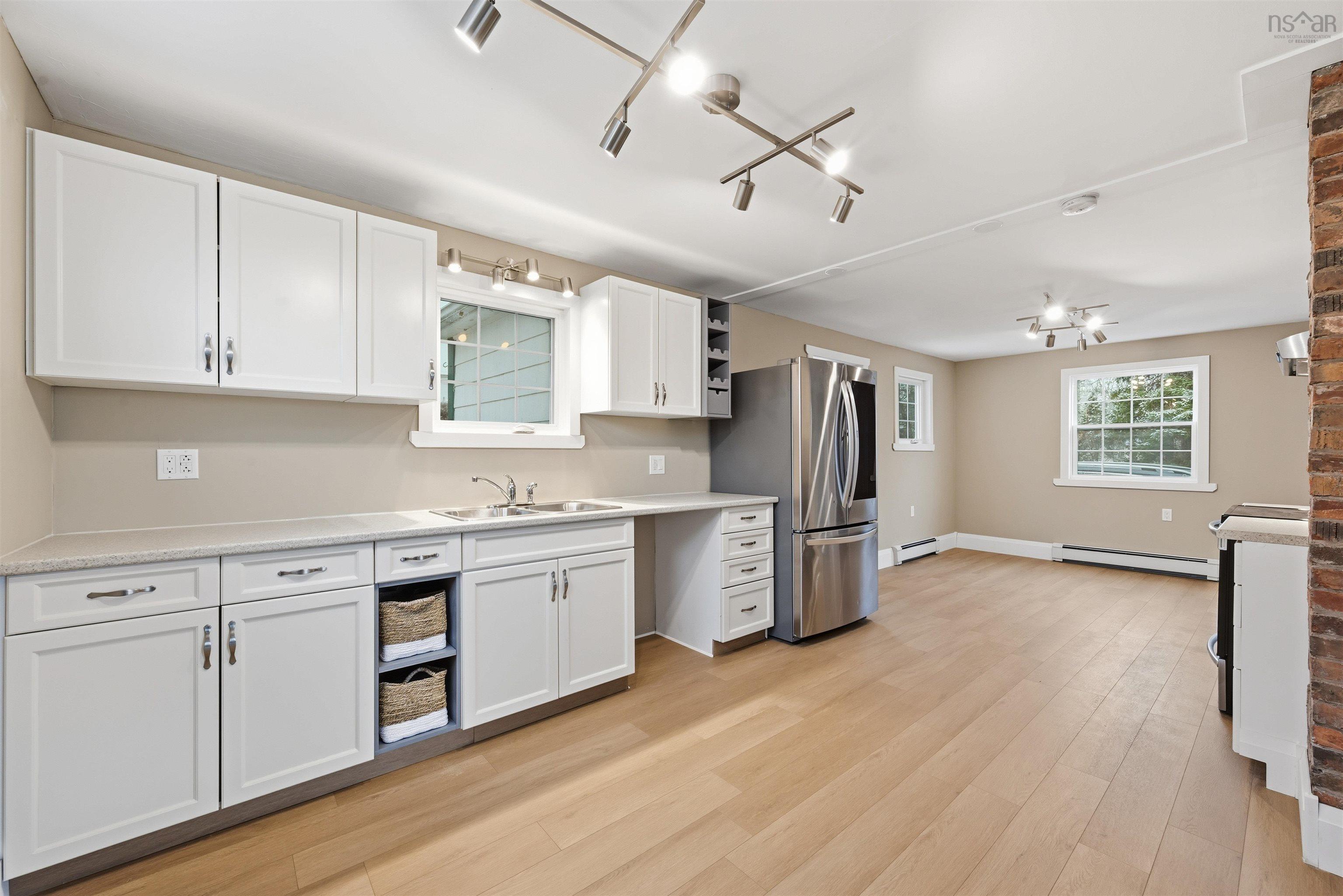 $349,900.00: 91 Falmouth Back Road, Falmouth