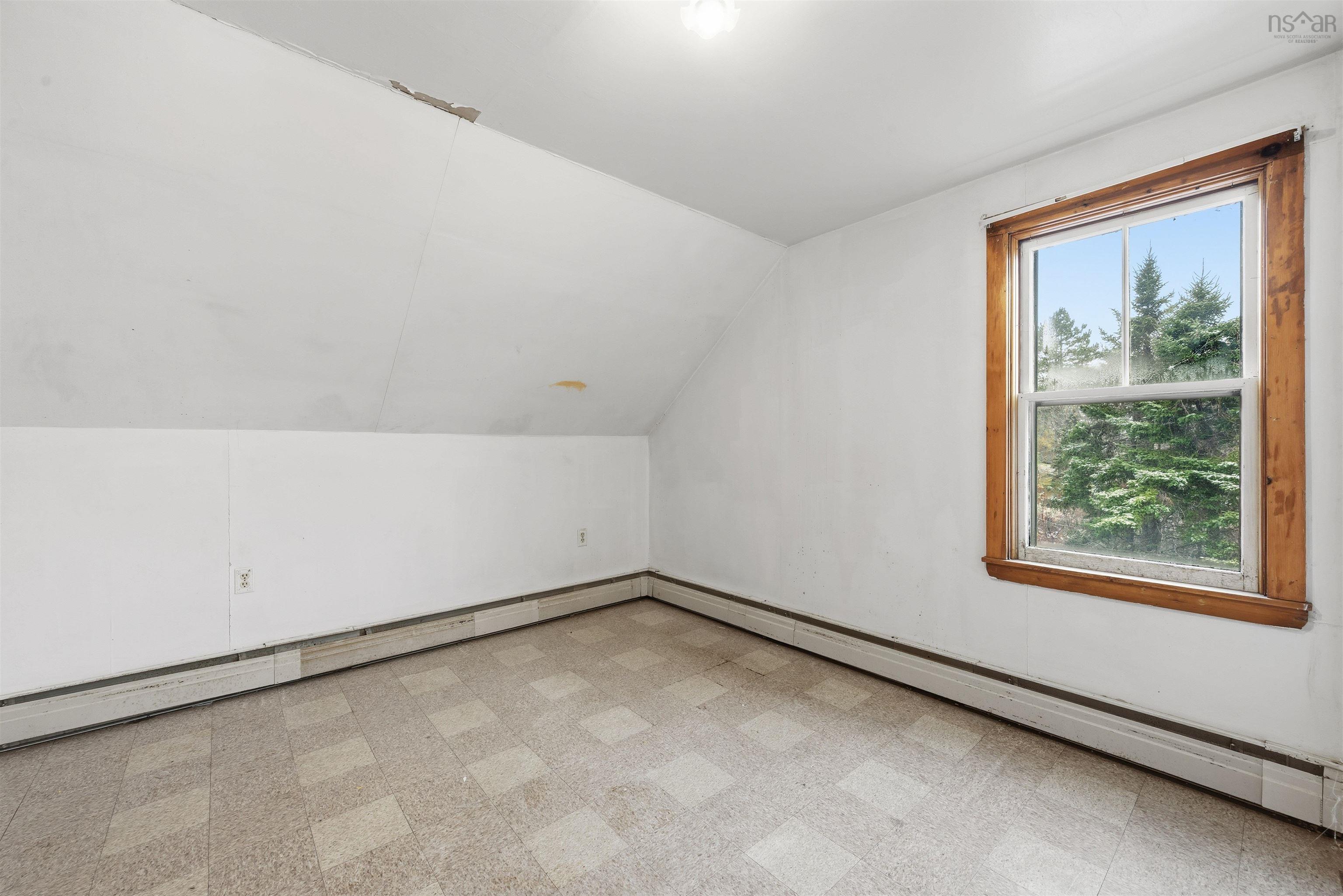 $349,900.00: 91 Falmouth Back Road, Falmouth