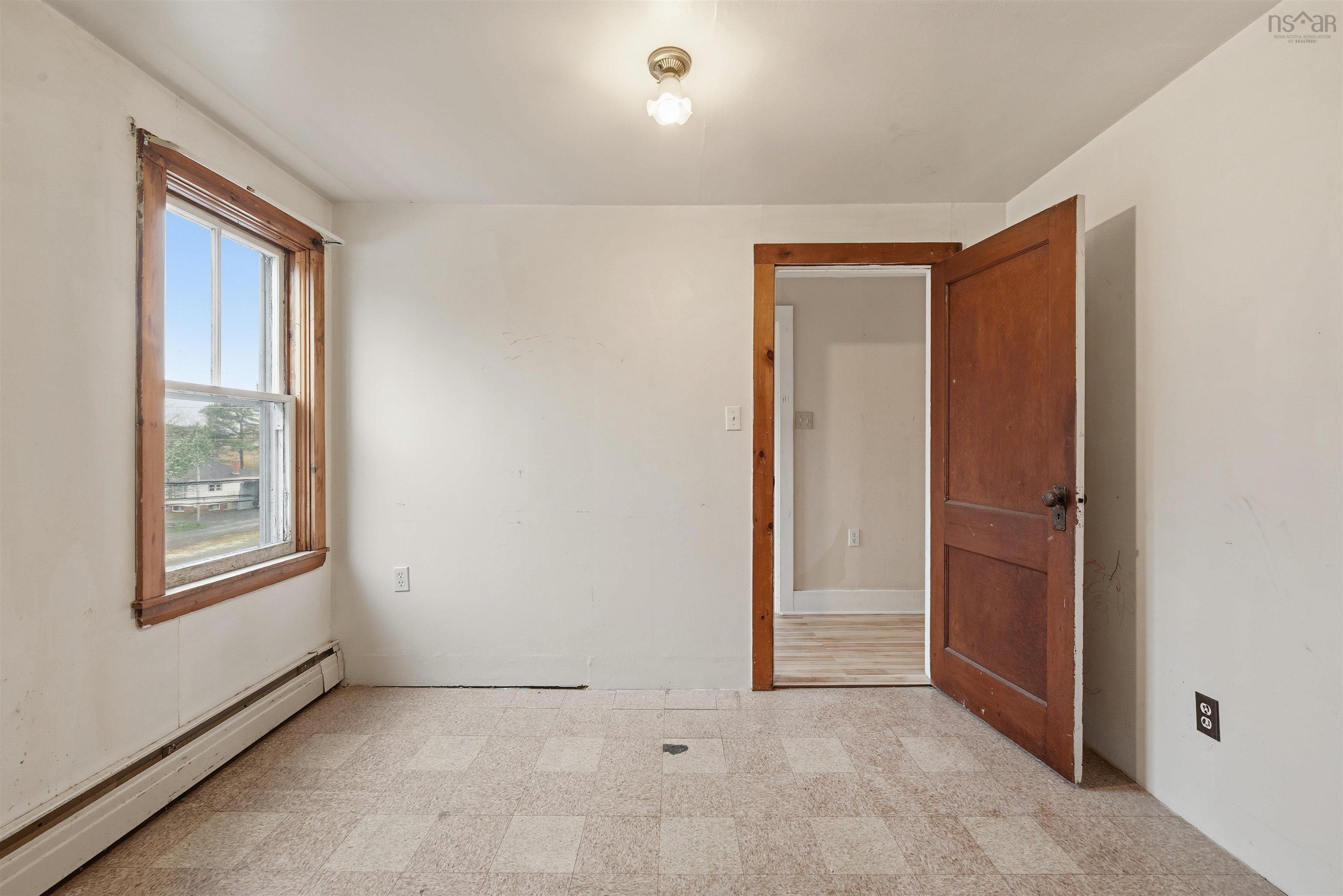 $349,900.00: 91 Falmouth Back Road, Falmouth