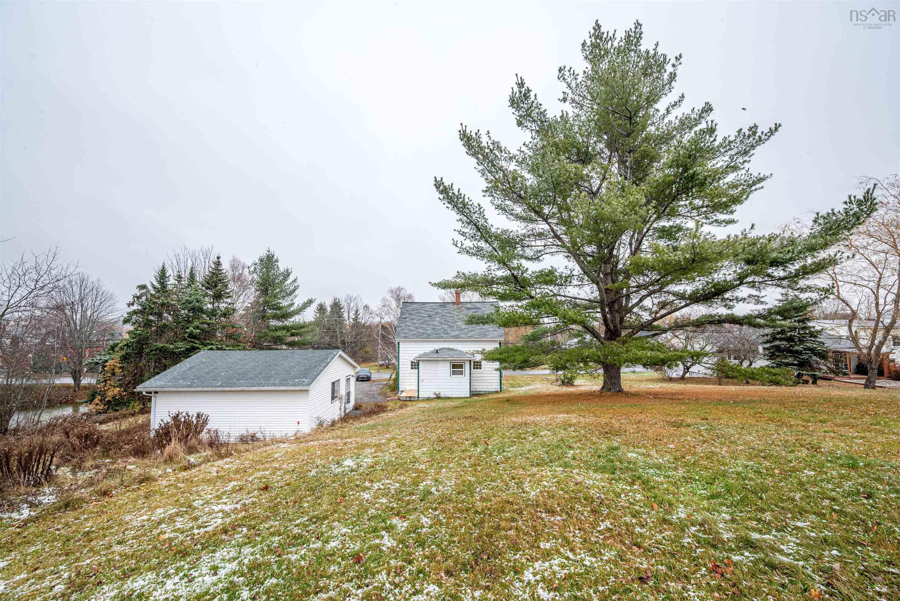 $349,900.00: 91 Falmouth Back Road, Falmouth