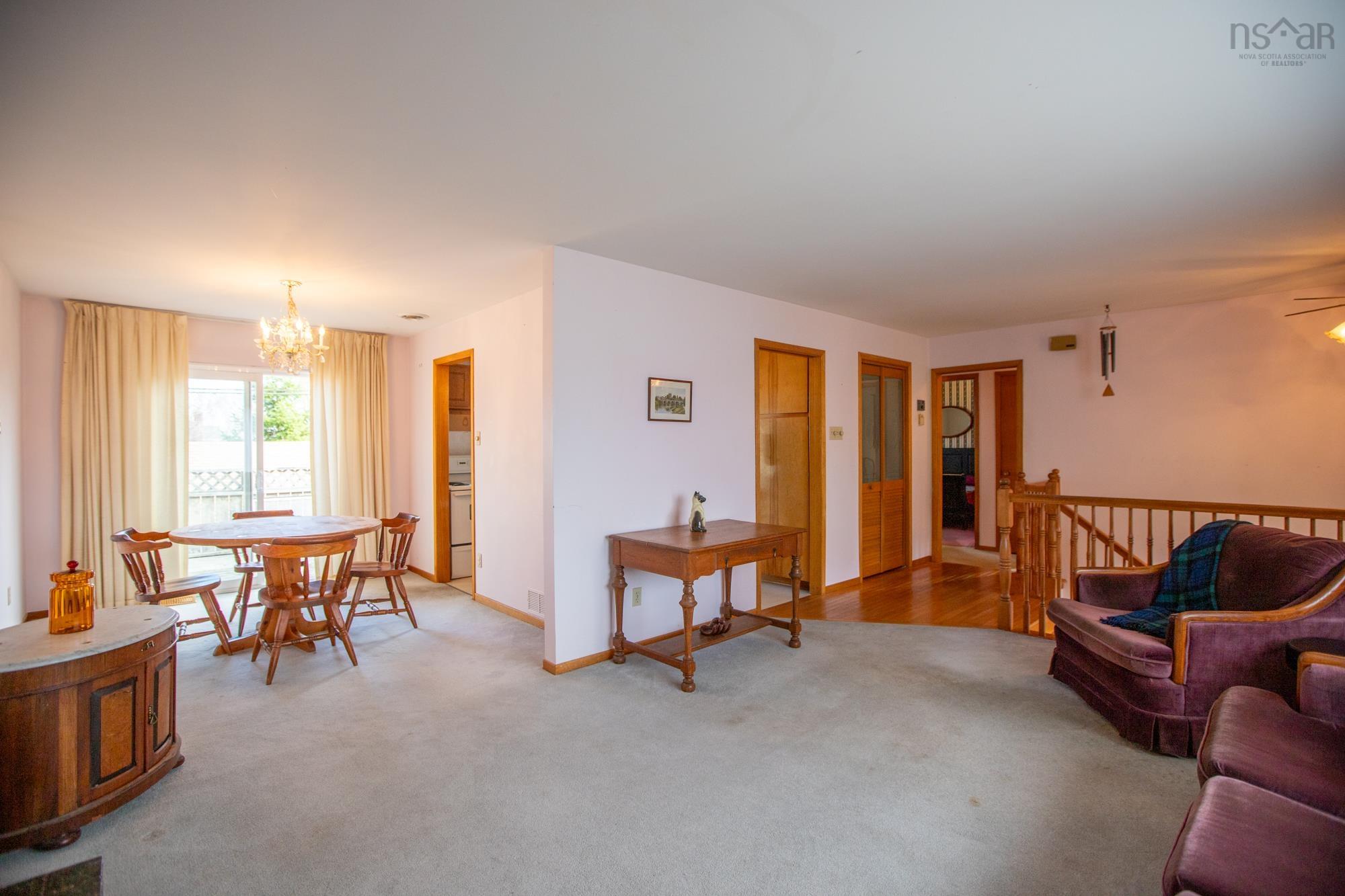 $438,000.00: 15 Hollyoake Lane, Cole Harbour