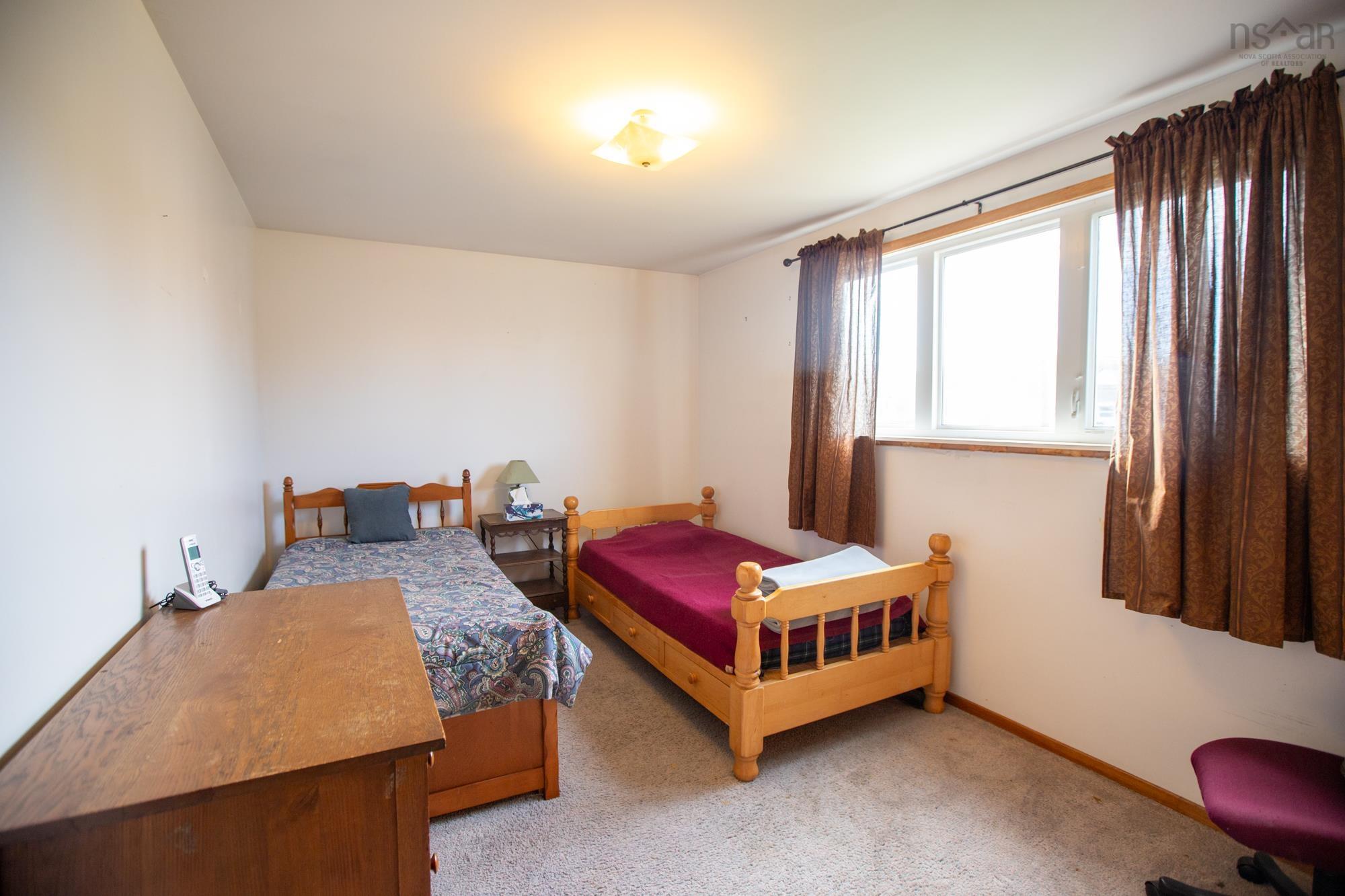 $438,000.00: 15 Hollyoake Lane, Cole Harbour