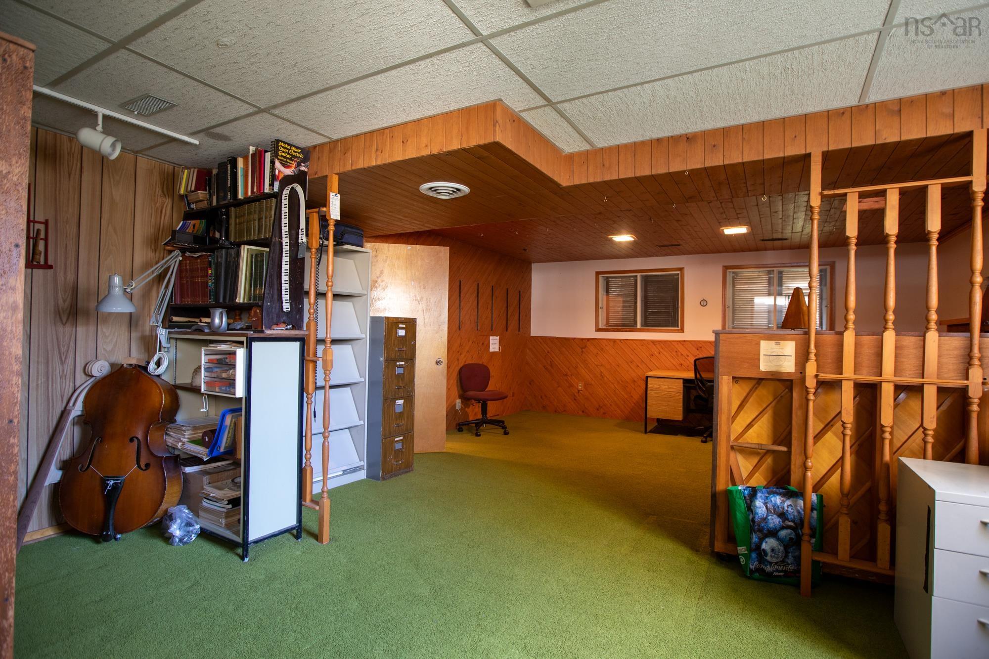 $438,000.00: 15 Hollyoake Lane, Cole Harbour