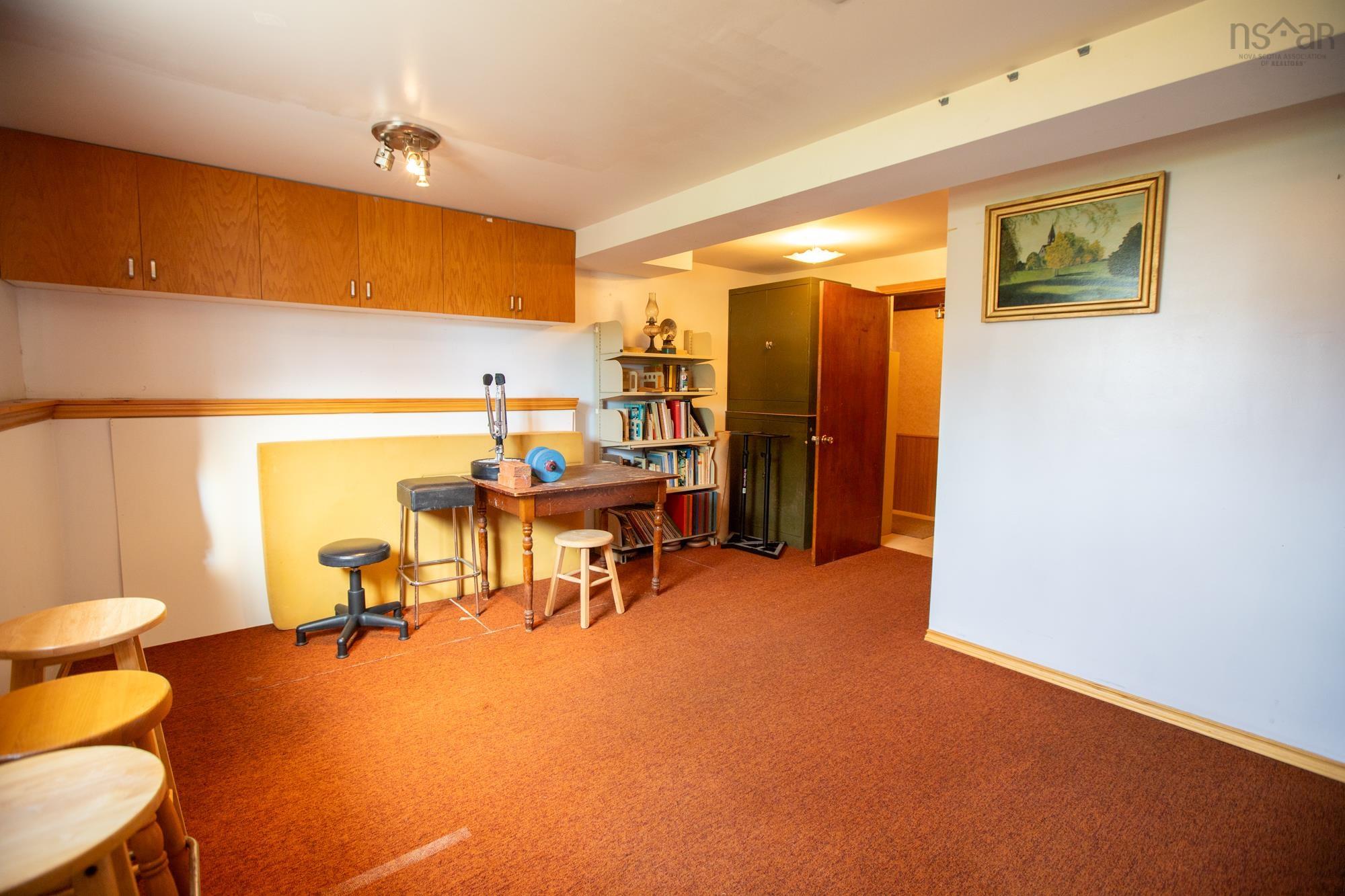 $438,000.00: 15 Hollyoake Lane, Cole Harbour