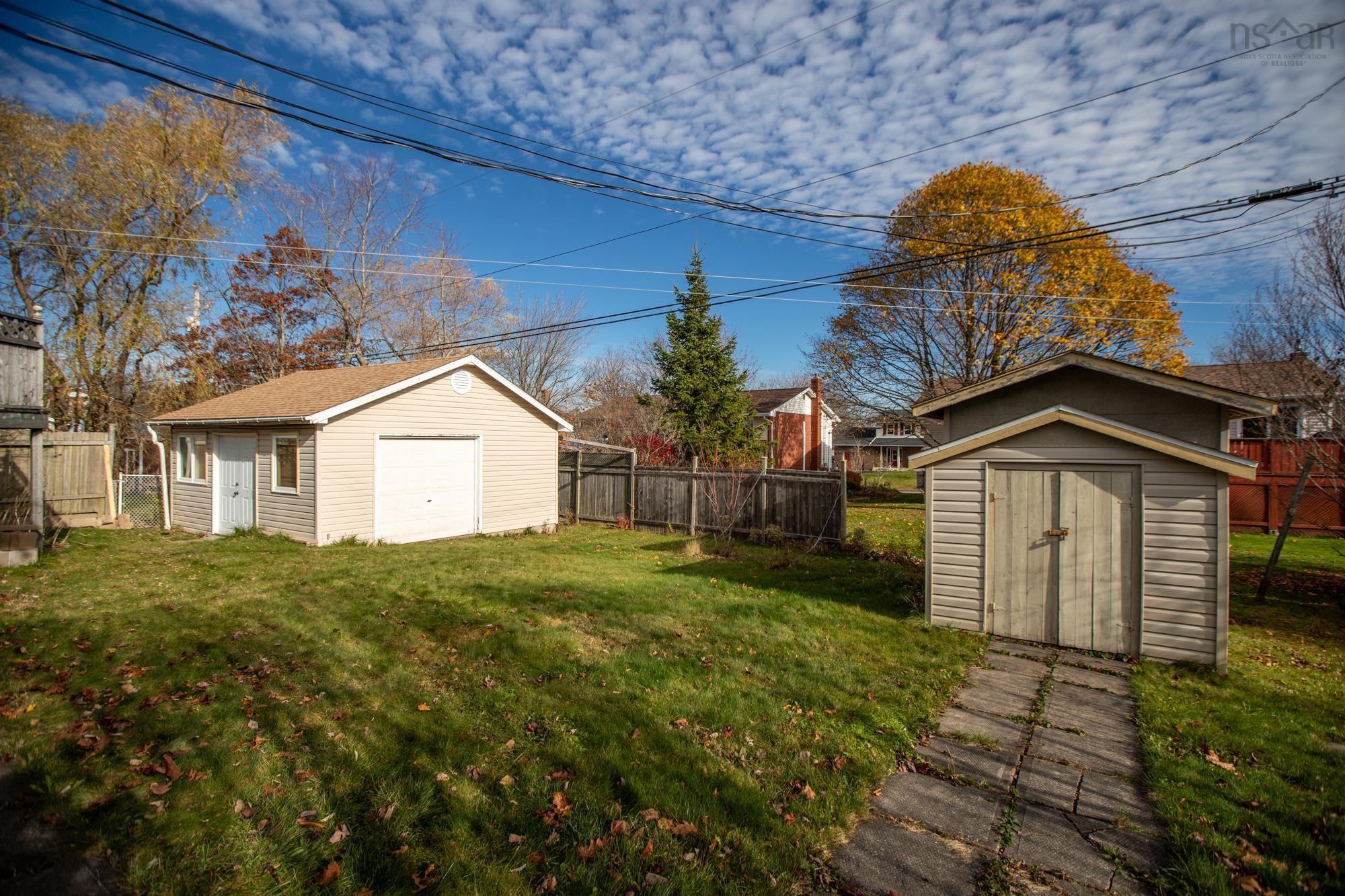 $438,000.00: 15 Hollyoake Lane, Cole Harbour