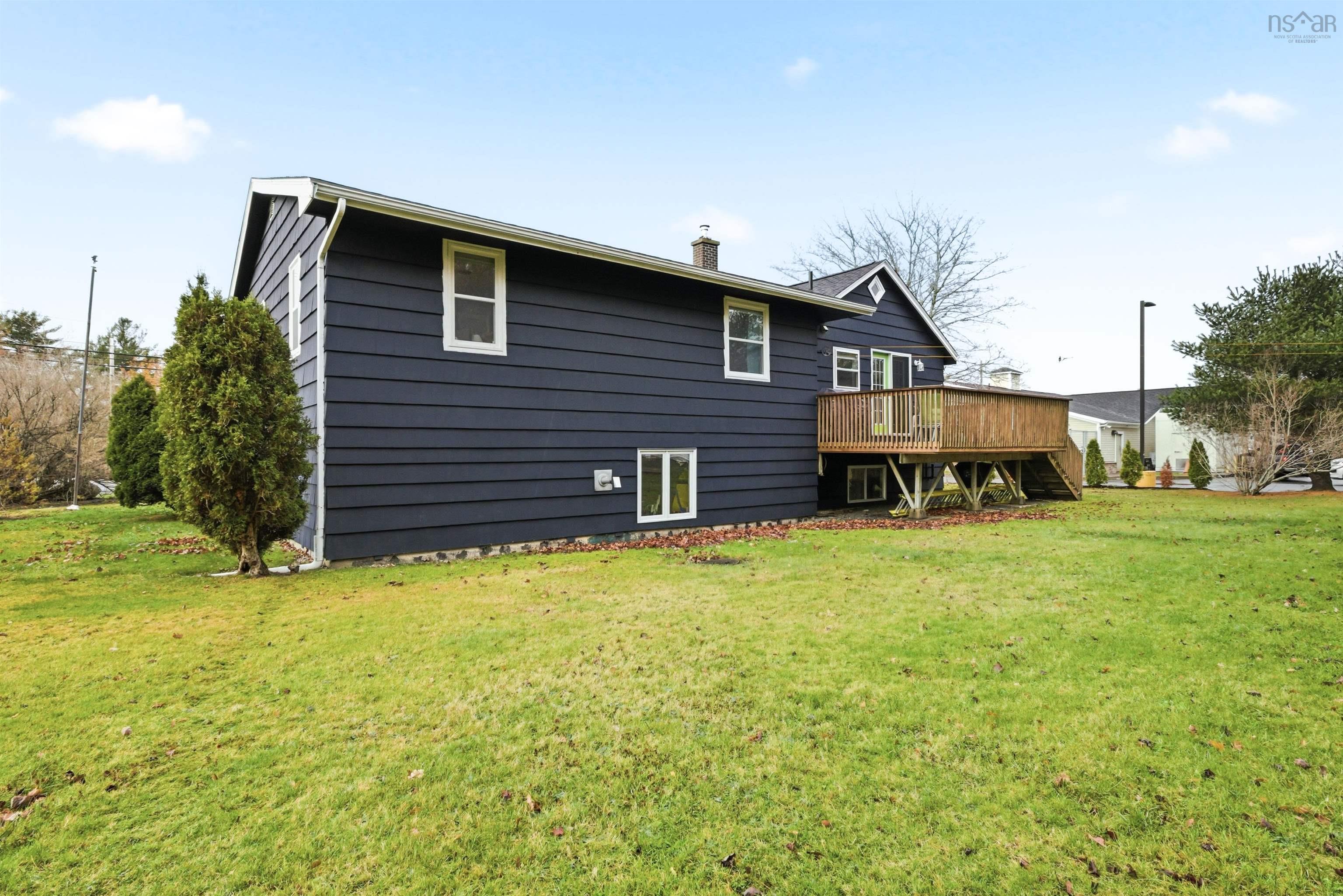 $584,900.00: 643 Highway 1, Mount Uniacke