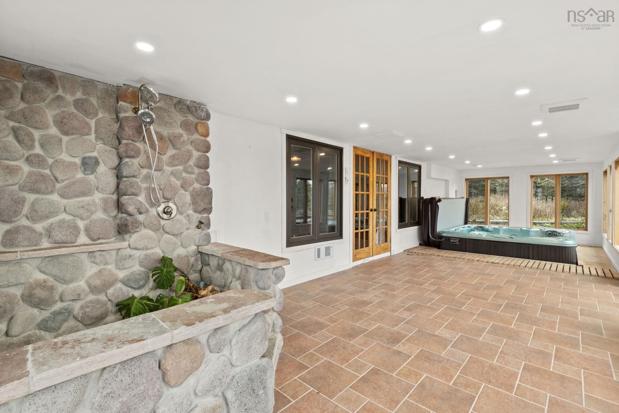 $950,000.00: 50 Josey Road, Spry Bay