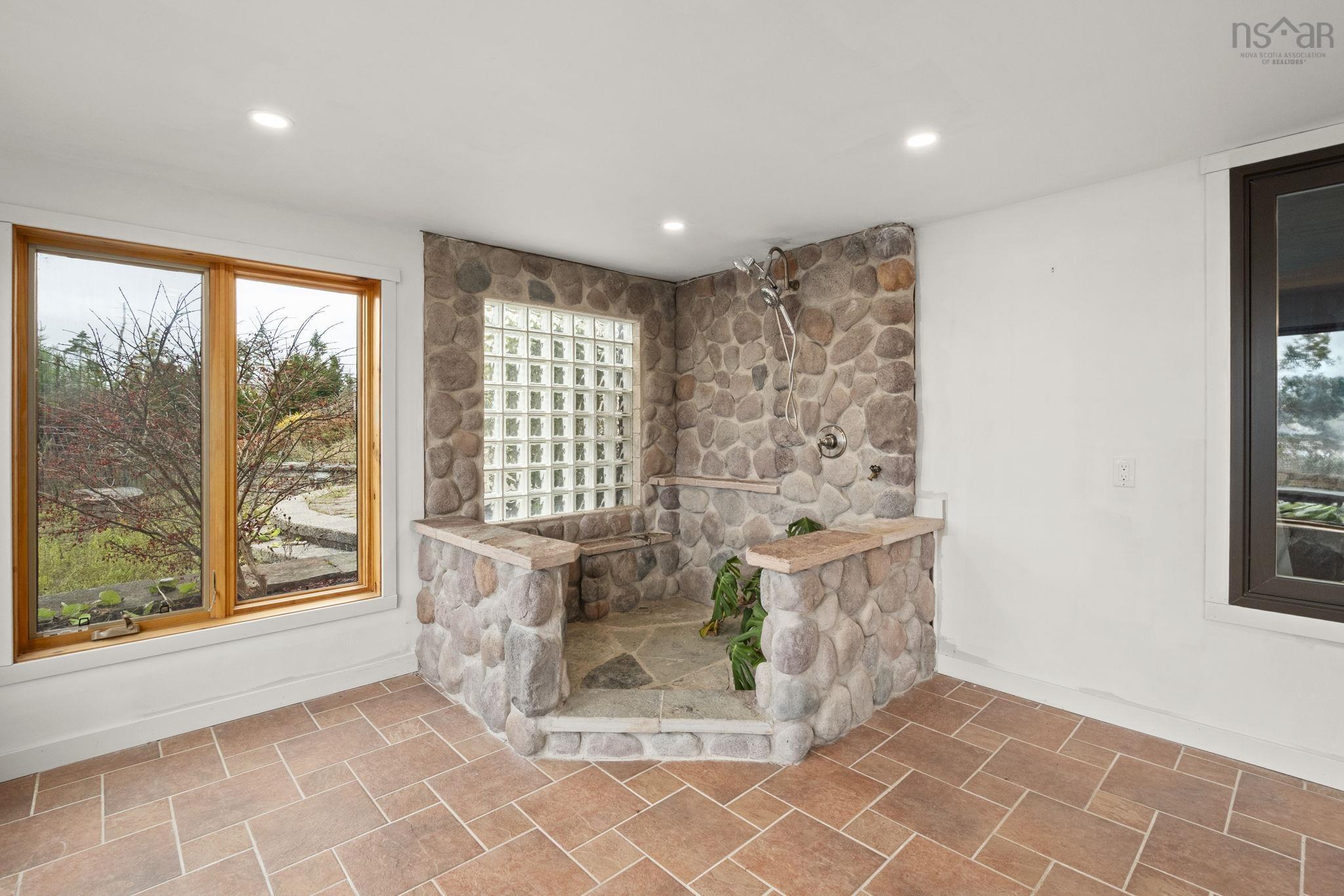 $950,000.00: 50 Josey Road, Spry Bay