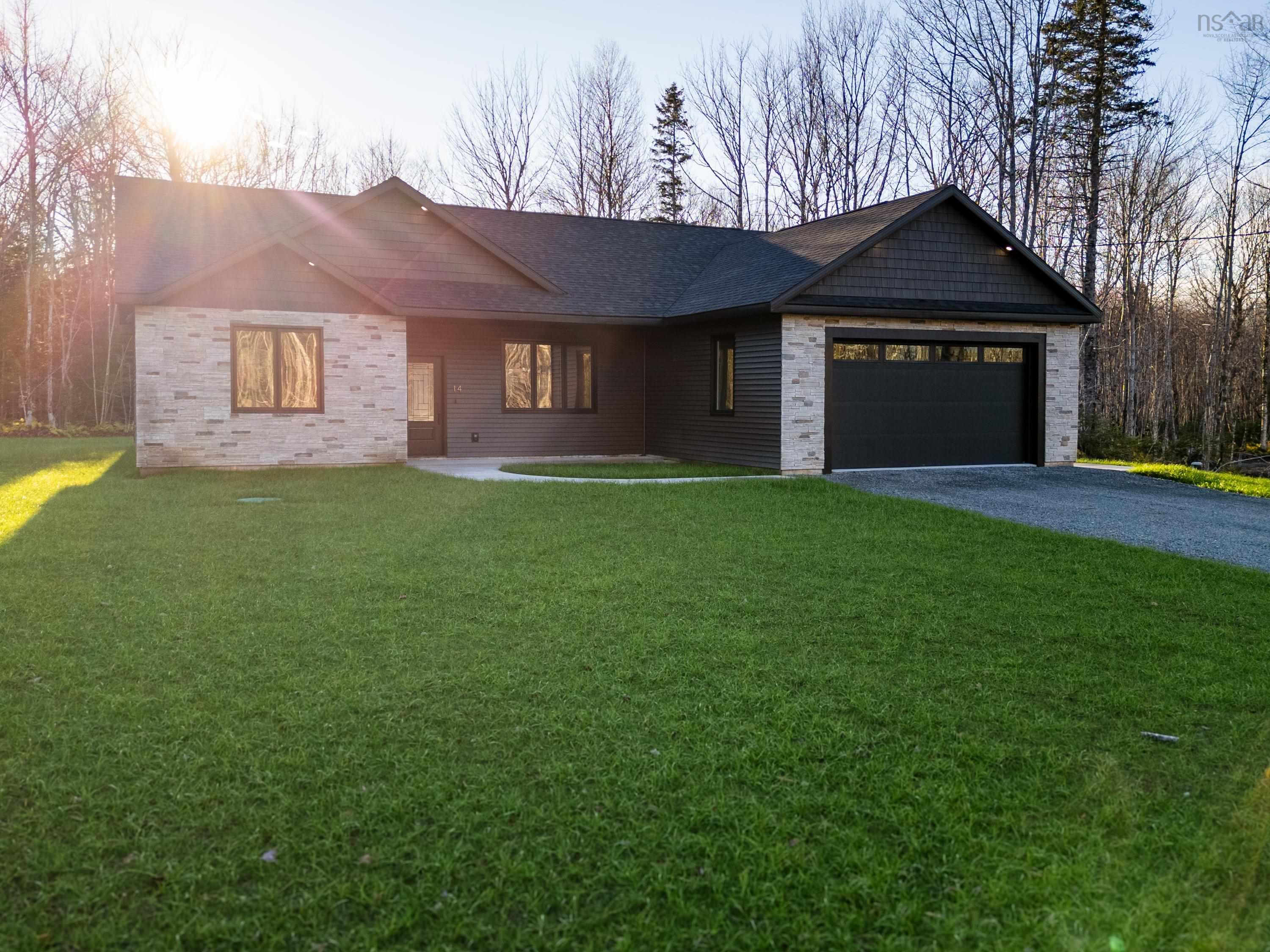 $579,900.00: 14 Emerson Drive, Howie Centre