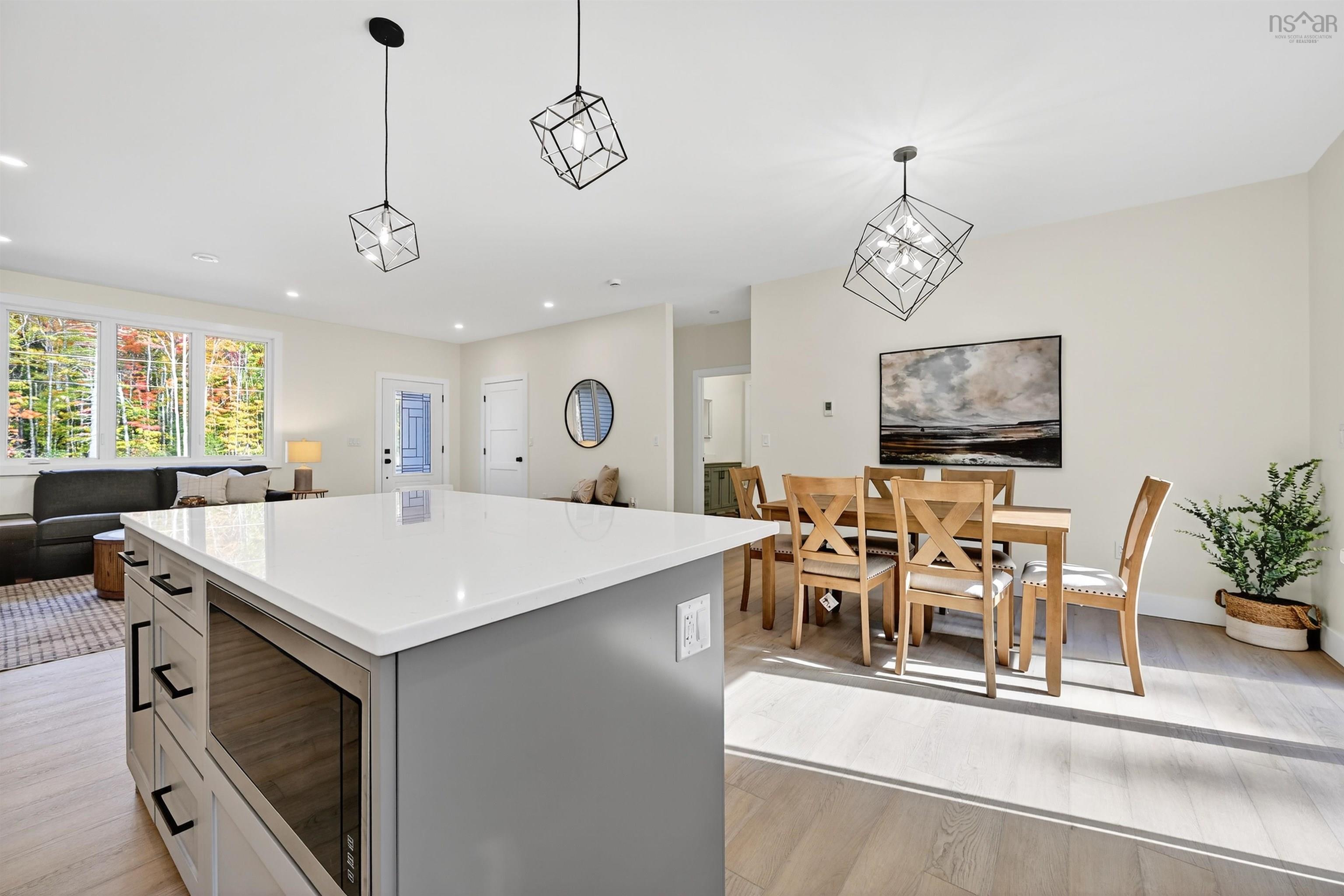 $579,900.00: 14 Emerson Drive, Howie Centre