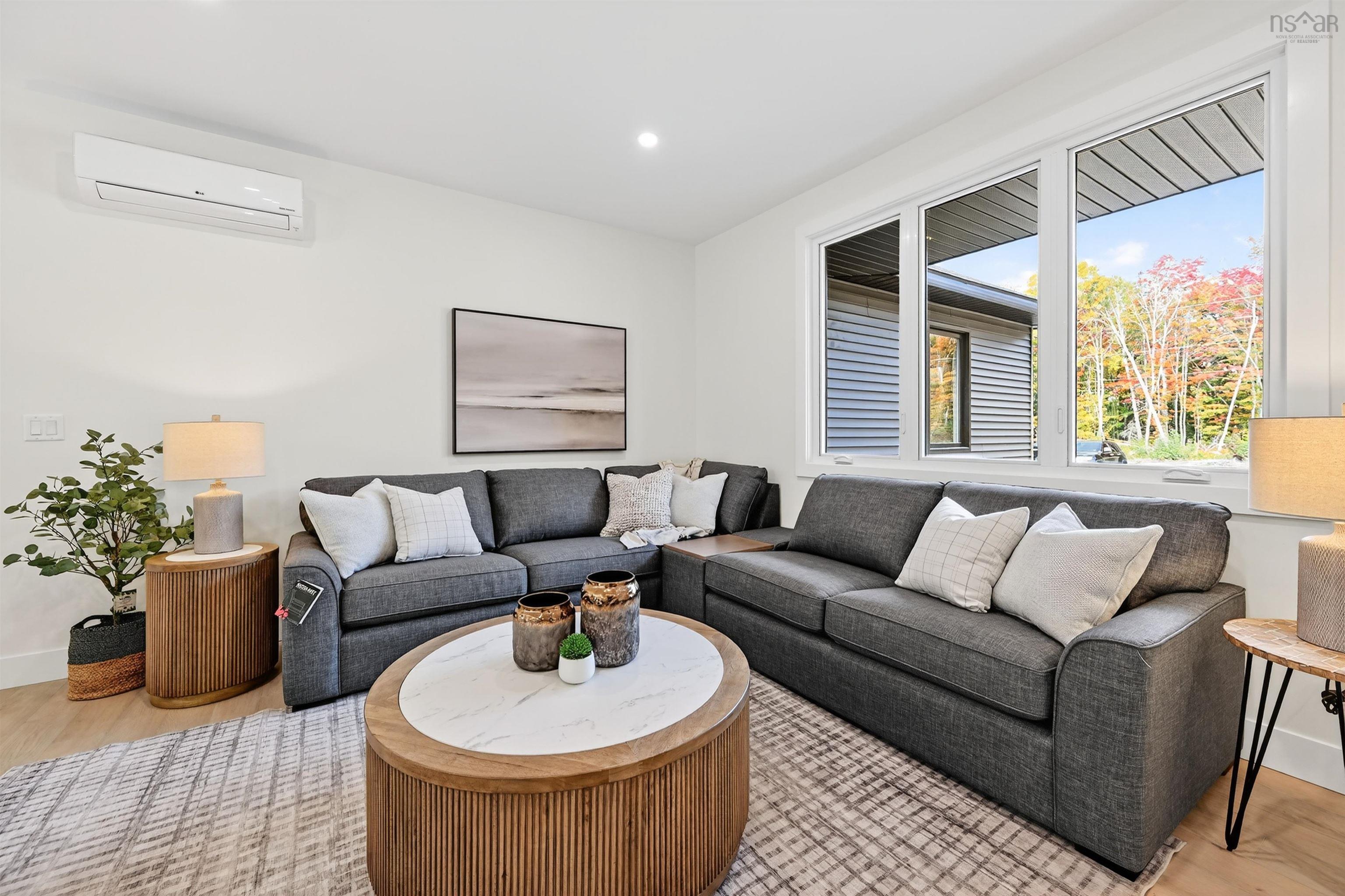 $579,900.00: 14 Emerson Drive, Howie Centre