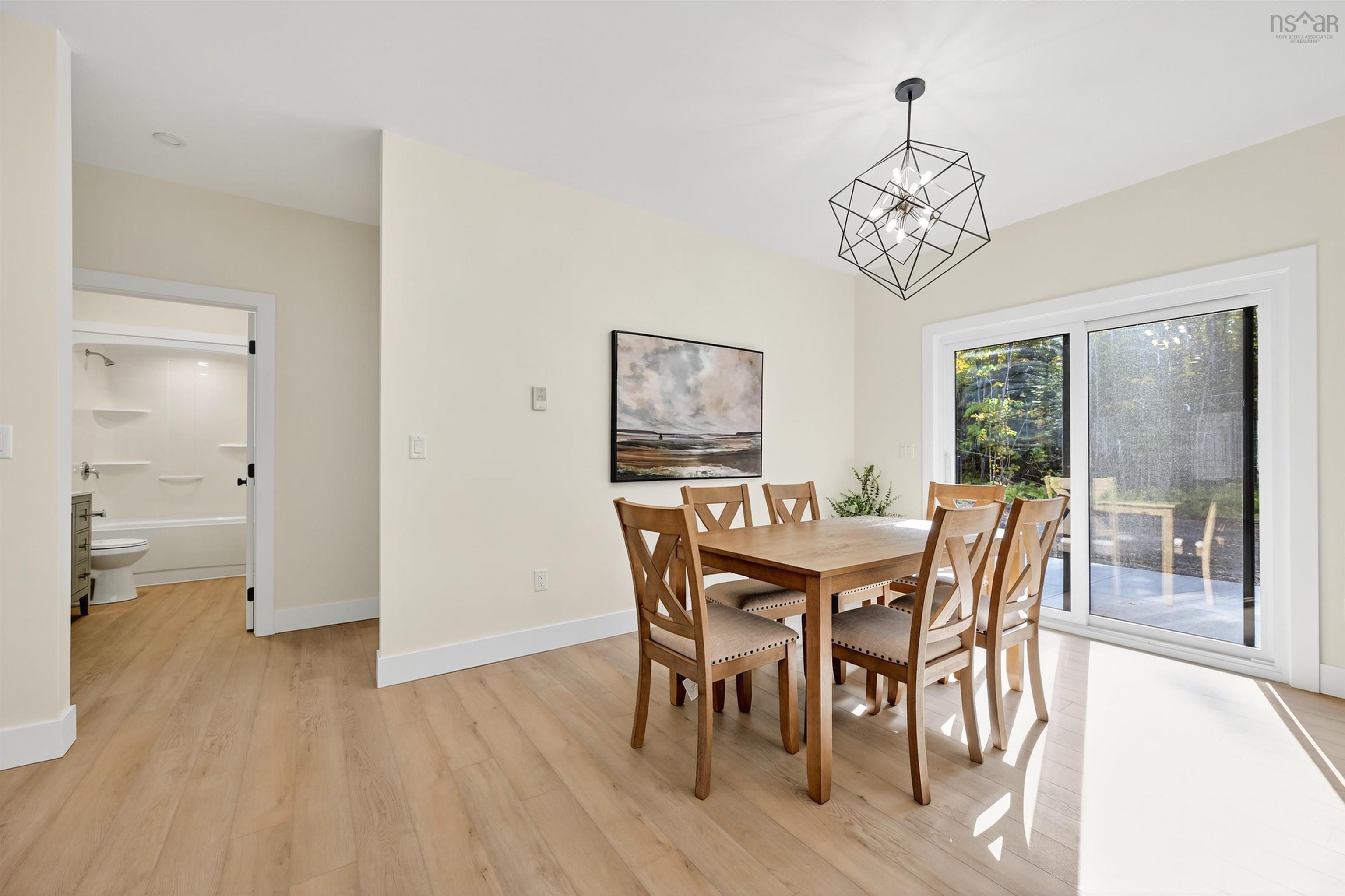 $579,900.00: 14 Emerson Drive, Howie Centre