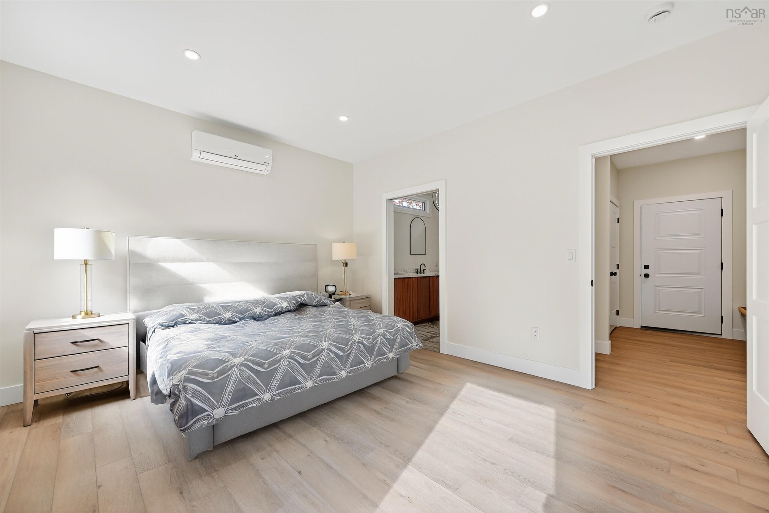 $579,900.00: 14 Emerson Drive, Howie Centre