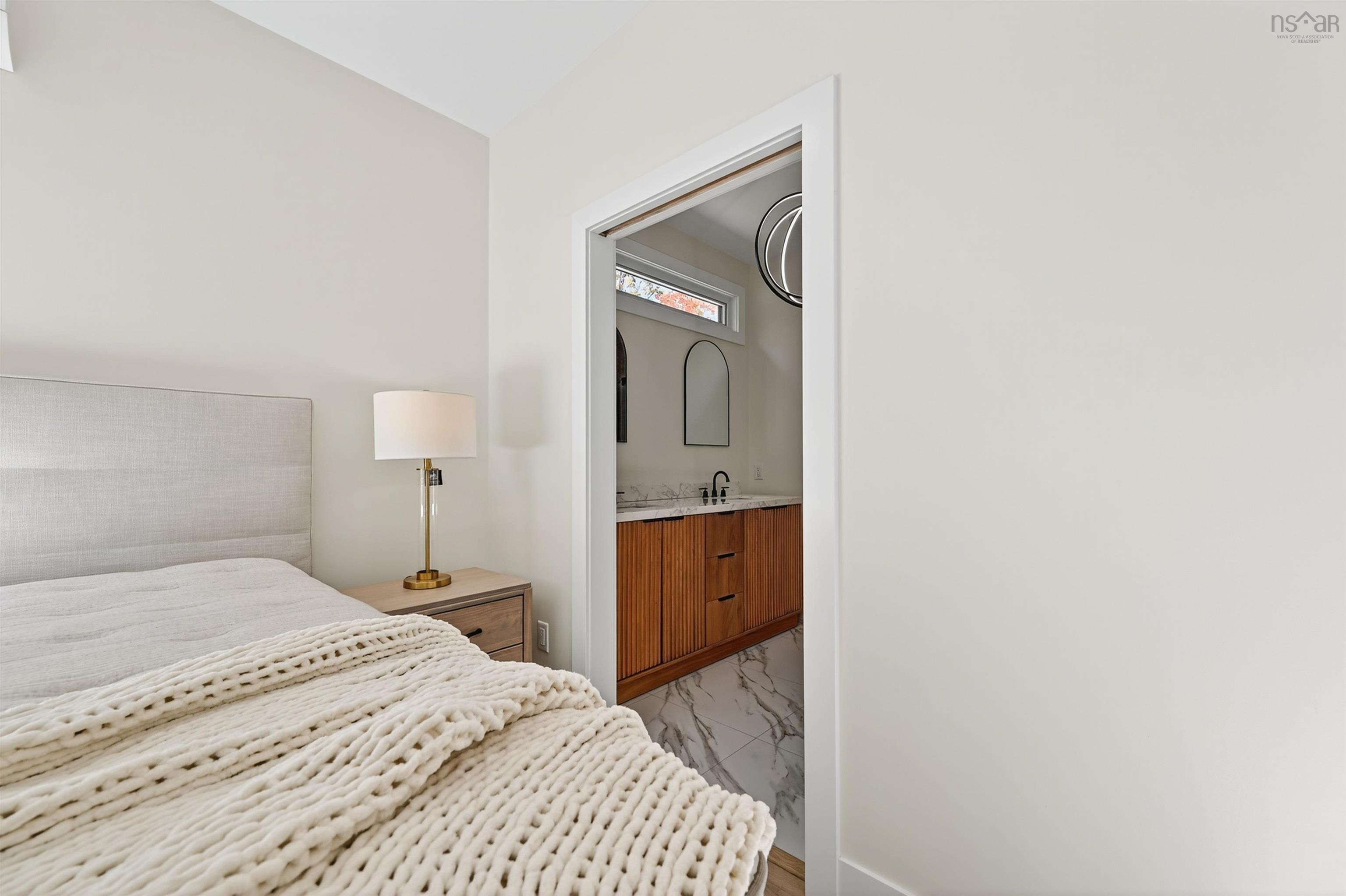 $579,900.00: 14 Emerson Drive, Howie Centre