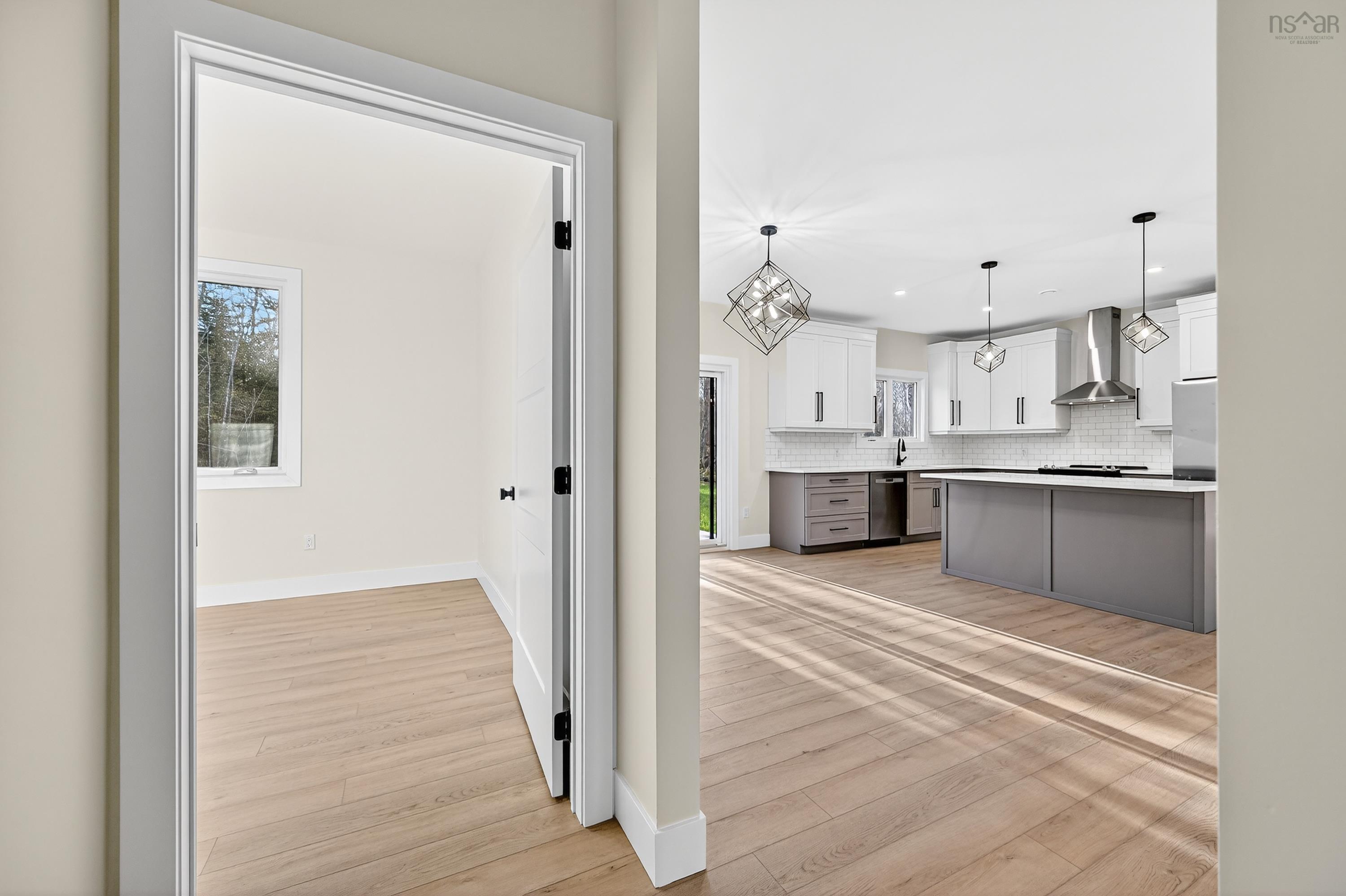 $579,900.00: 14 Emerson Drive, Howie Centre